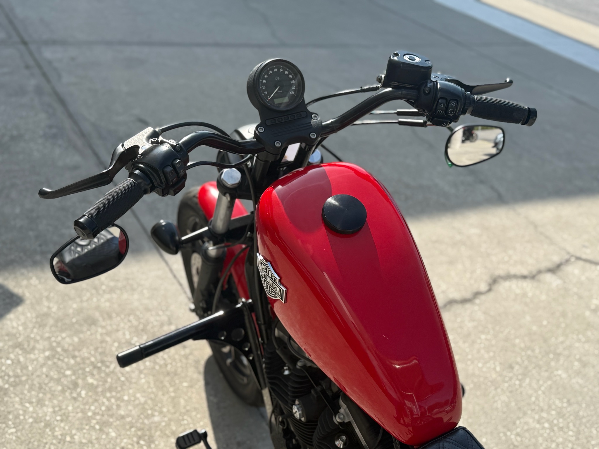 2017 Harley-Davidson Iron 883 11