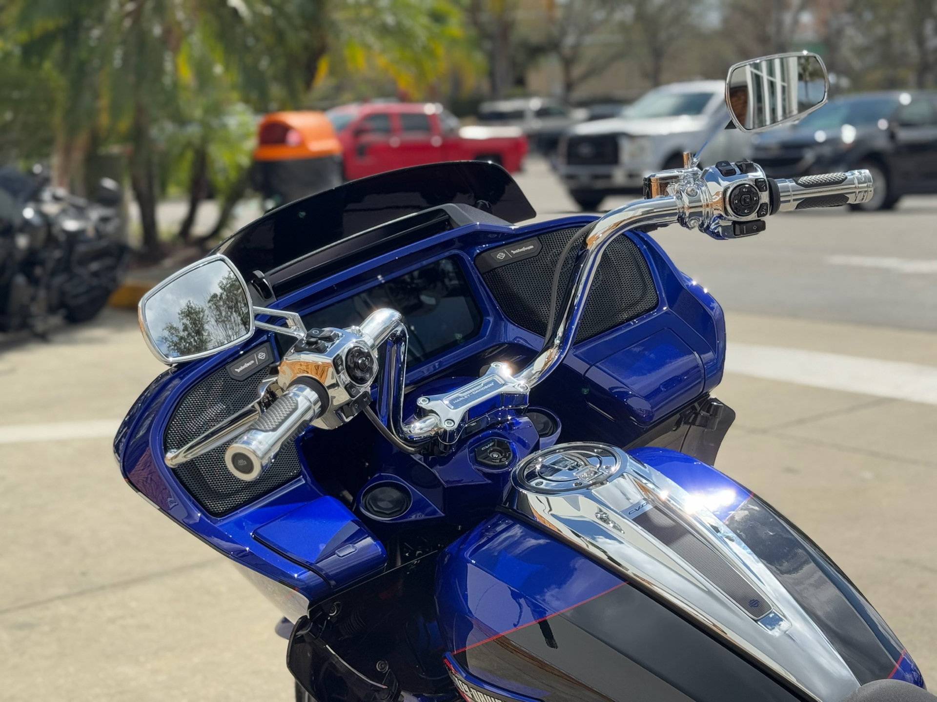 Harley-Davidson タンク 黒/赤/青 Harley-Davidson タンク 黒/赤/青 凹みあり - メルカリ