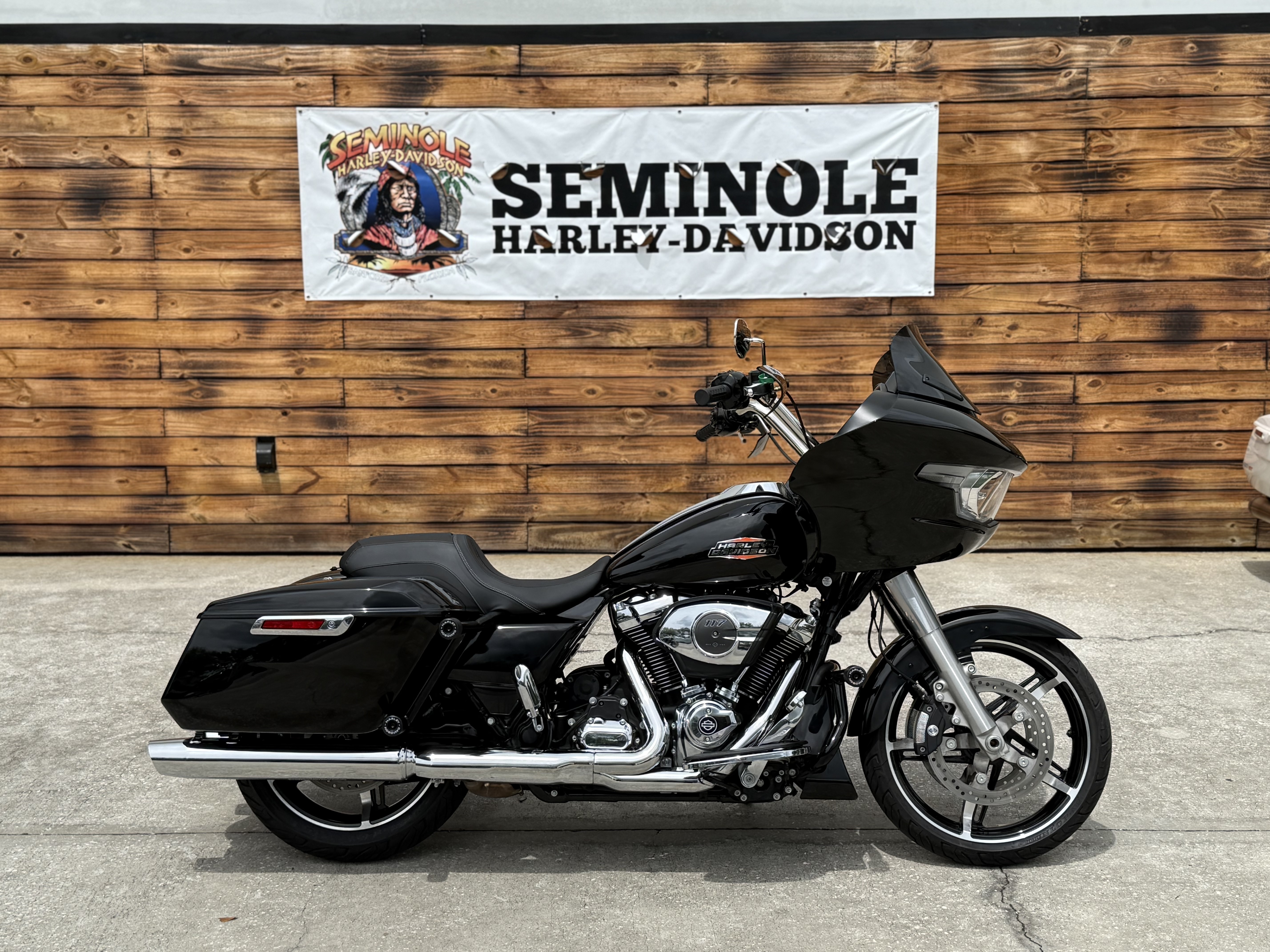 Certified Pre-Owned 2024 Harley-Davidson Road Glide® Motorcycle