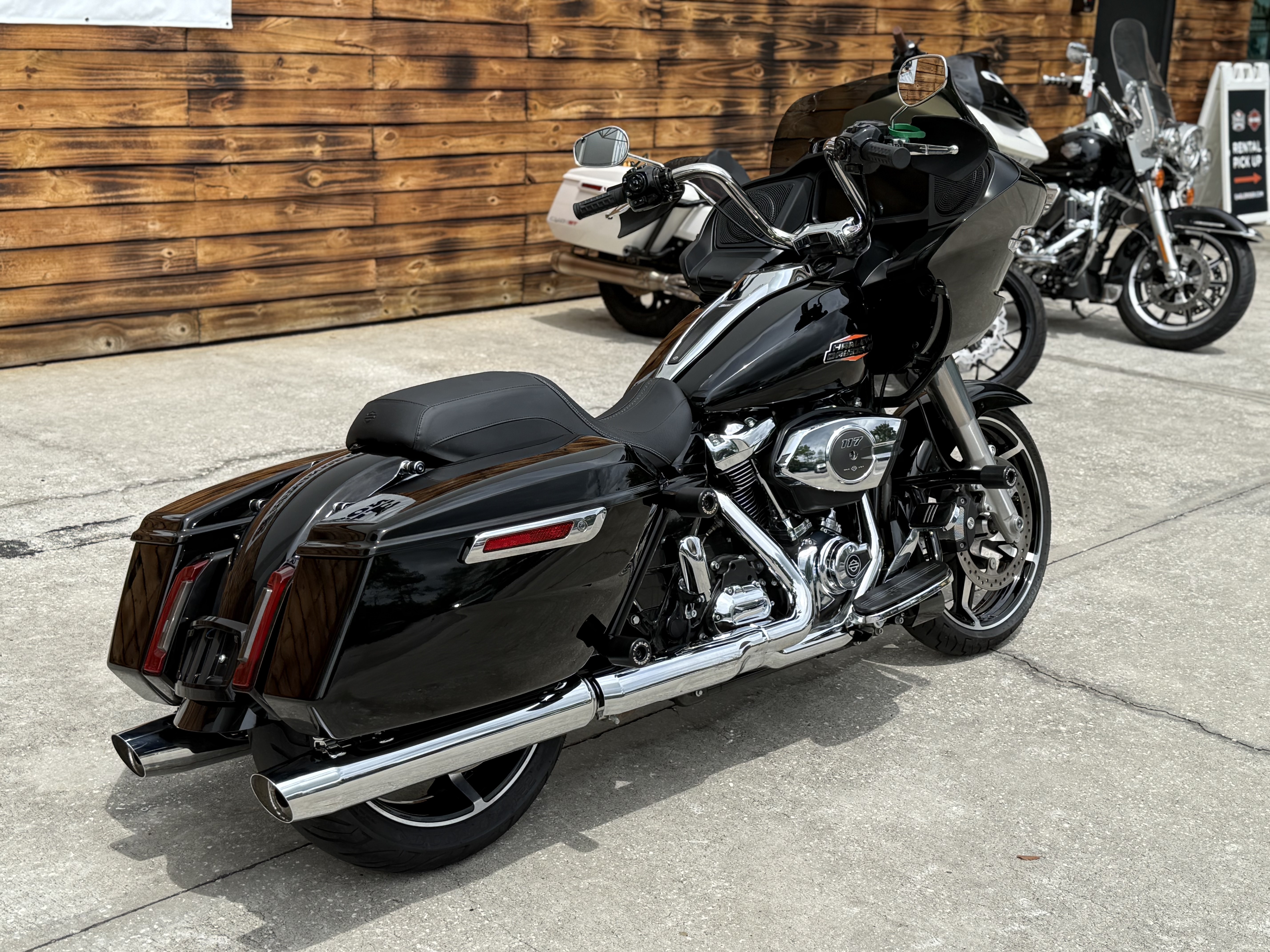 Certified Pre-Owned 2024 Harley-Davidson Road Glide® Motorcycle