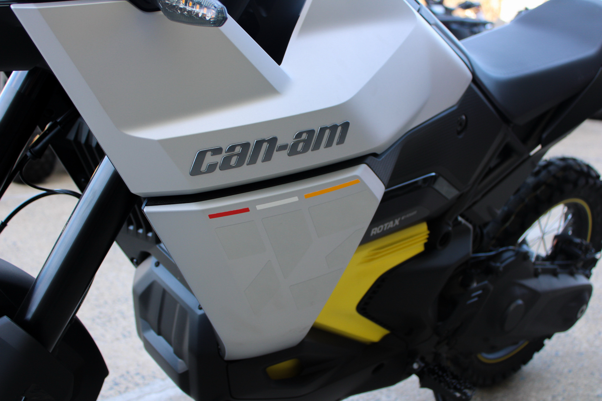 INI 1,2 Keep On シングル New 2025 Can-Am Origin '73, Durham NC | Specs, Price, Photos