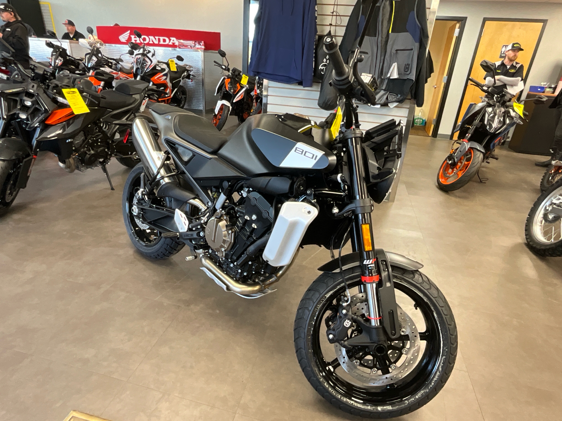 New 2025 Husqvarna Svartpilen 801, Durham NC | Specs, Price