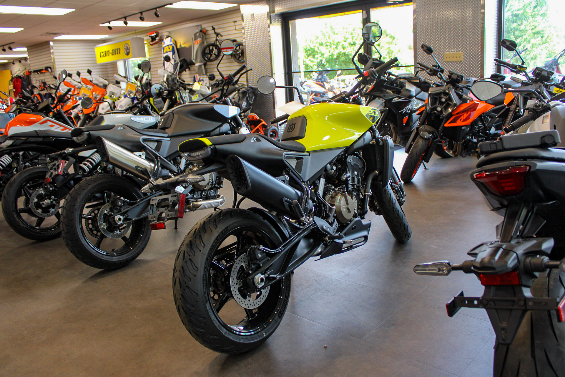 New 2025 Husqvarna Vitpilen 801, Durham NC | Specs, Price, Photos