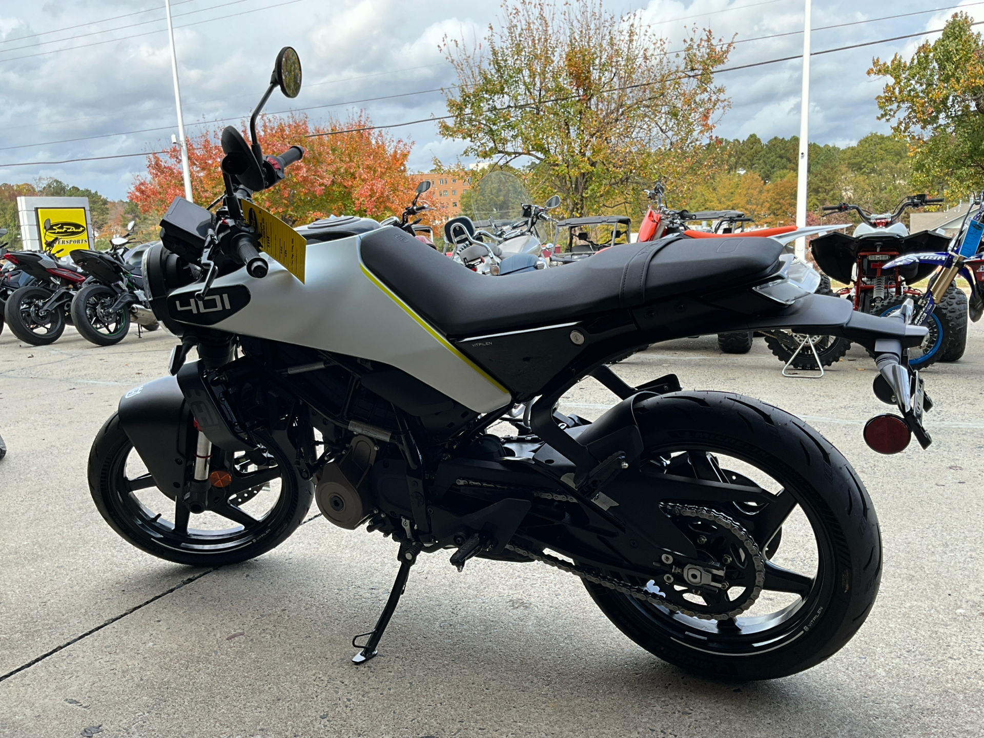 はなひめ　ATON 黒＋白 New 2024 Husqvarna Vitpilen 401, Durham NC | Specs, Price, Photos