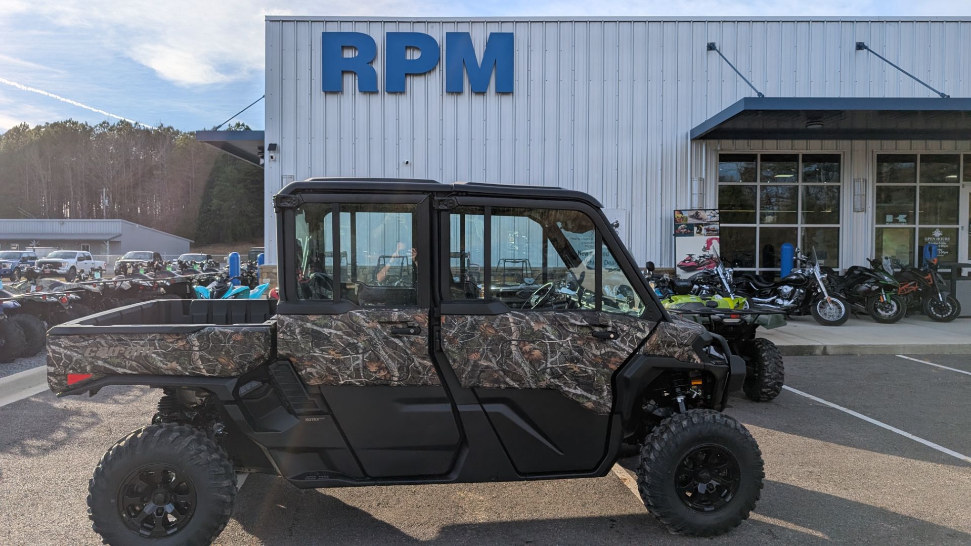 2026 Can-Am™ Defender MAX XT CAB HD11 with 10.25 in. touchscree 1