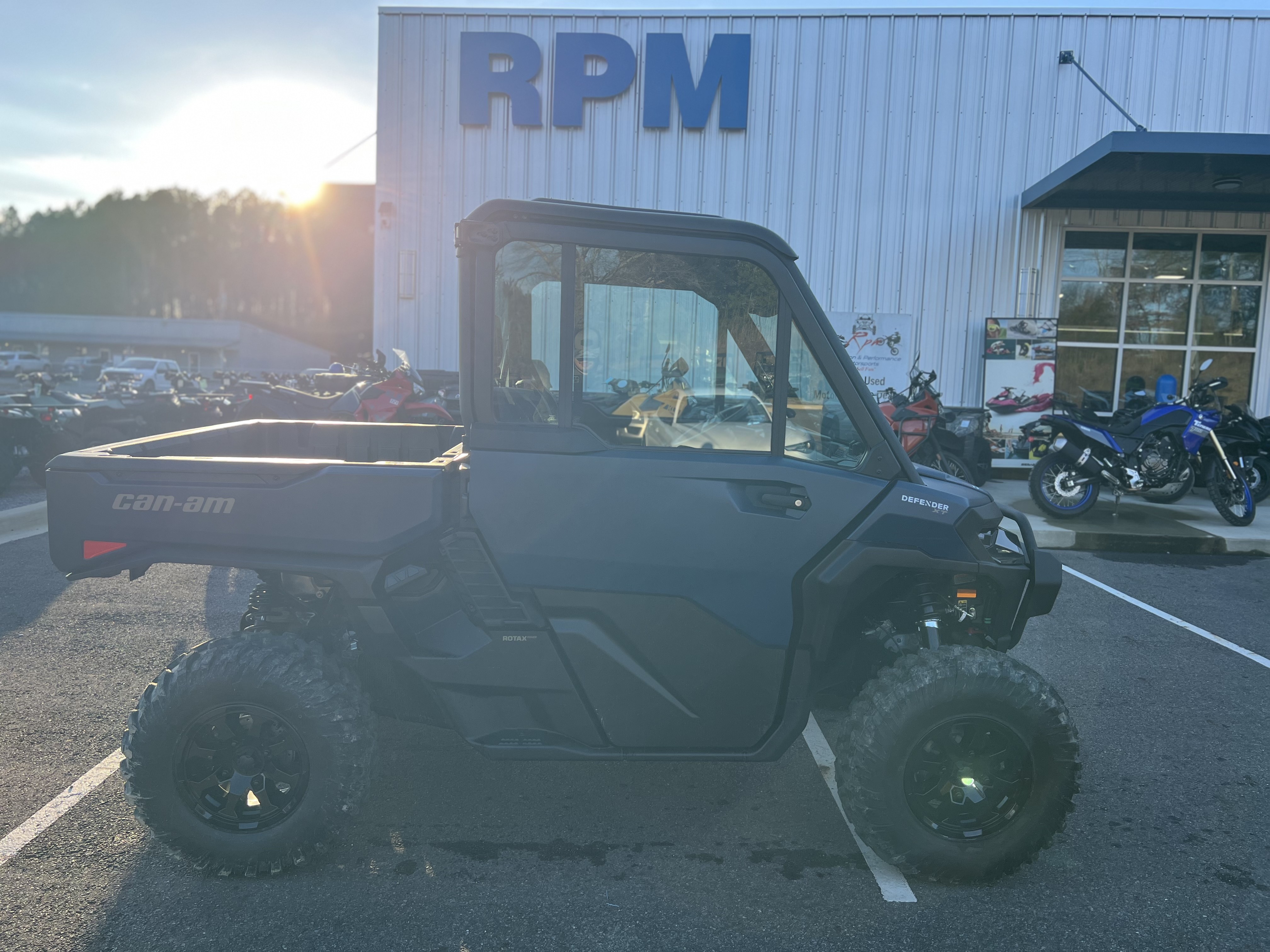 2026 Defender XT CAB HD11 with 10.25 in. touchscreen di