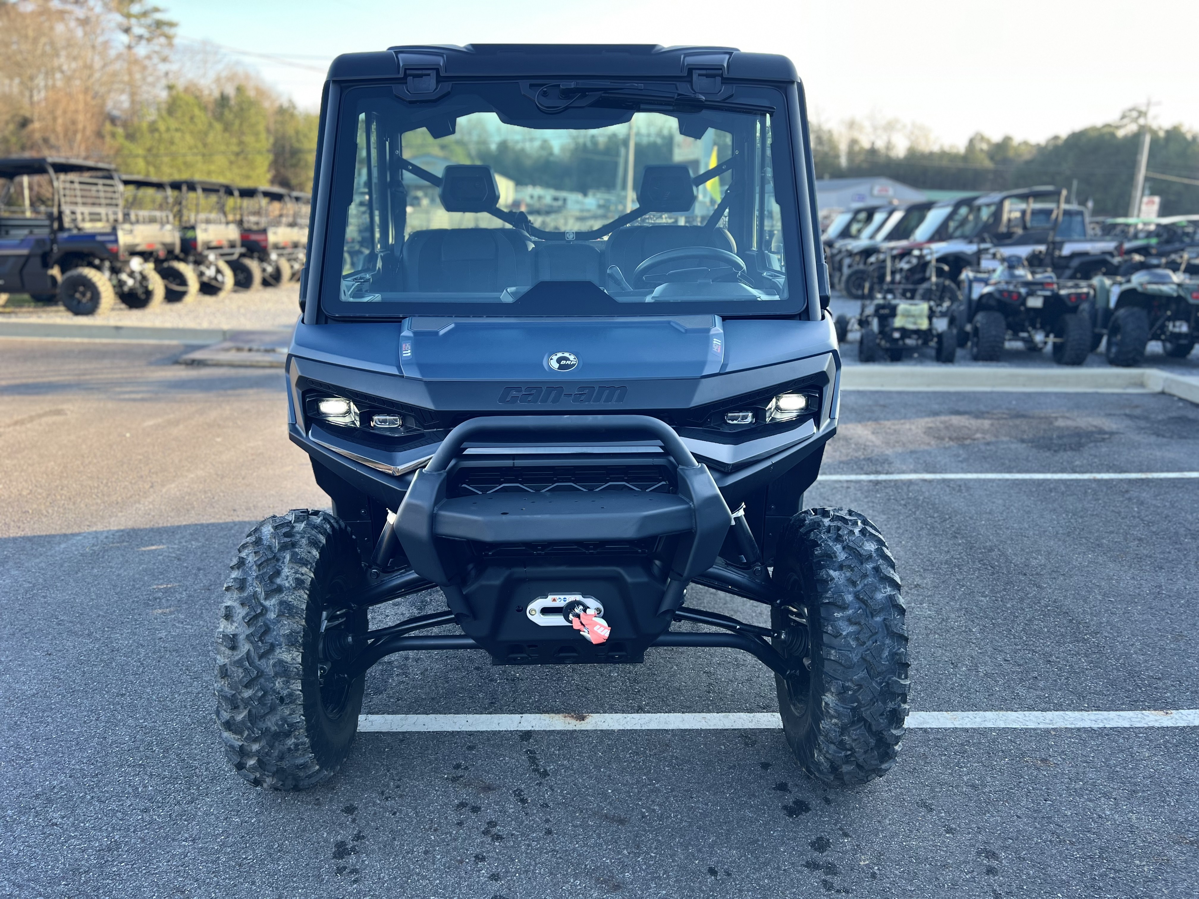 2026 Can-Am™ Defender XT CAB HD11 with 10.25 in. touchscreen di 4