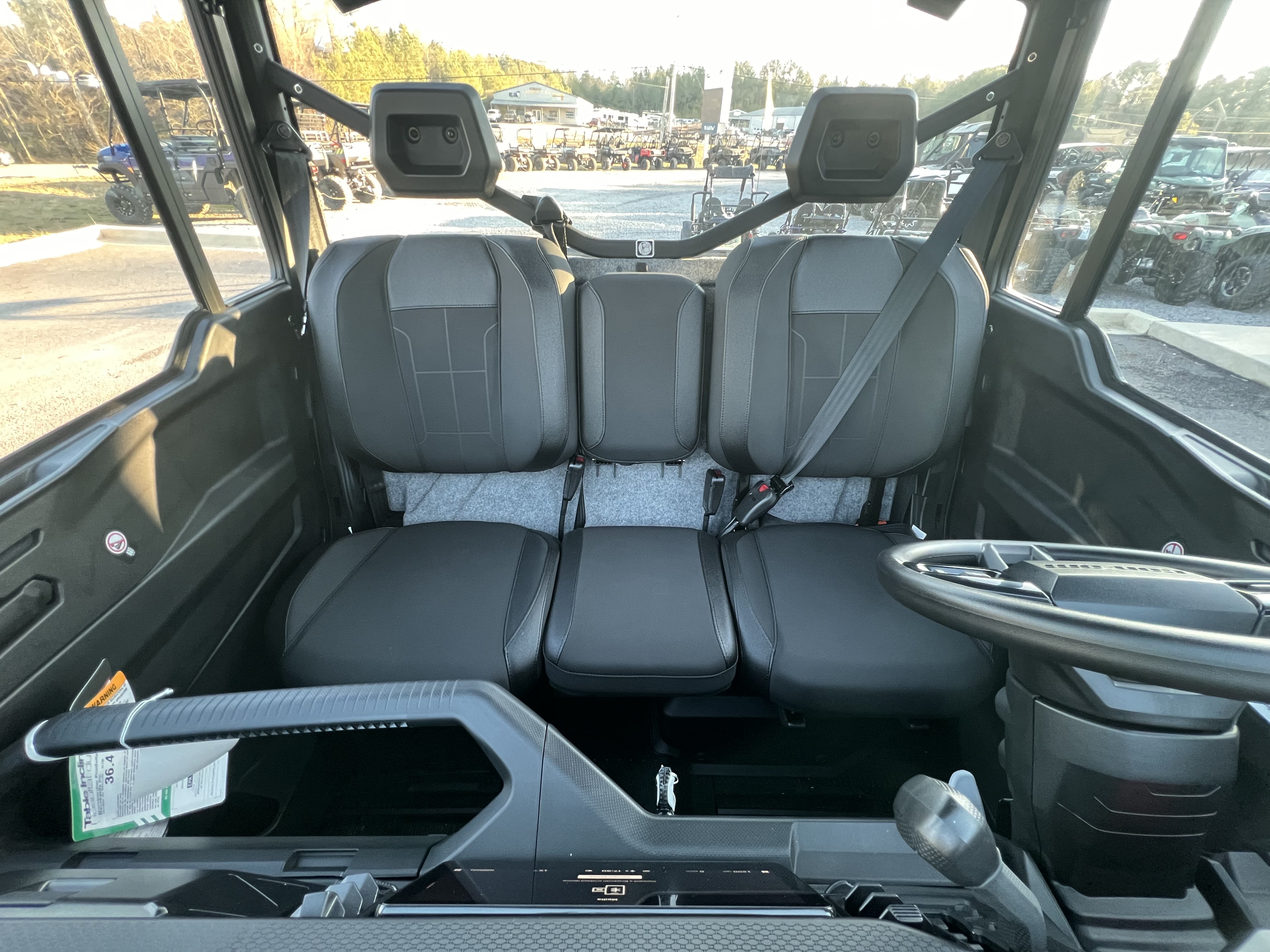 2026 Can-Am™ Defender XT CAB HD11 with 10.25 in. touchscreen di 5