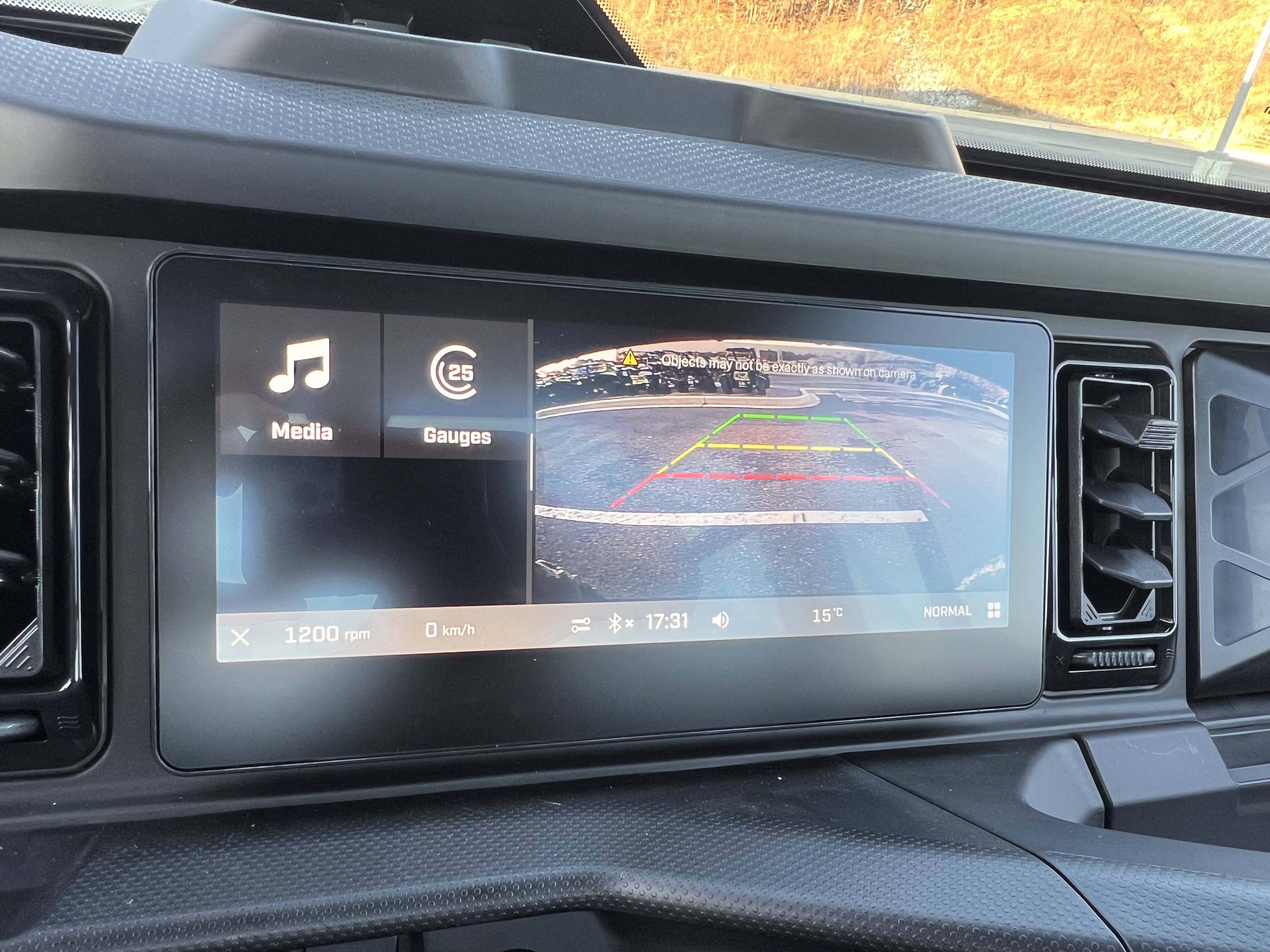 2026 Can-Am™ Defender XT CAB HD11 with 10.25 in. touchscreen di 7