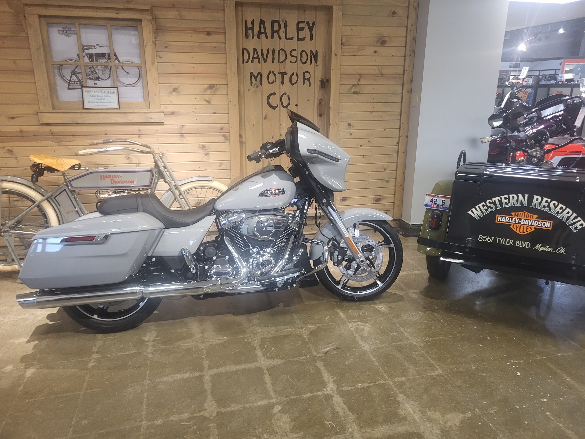 2025 Harley-Davidson Street Glide® 1