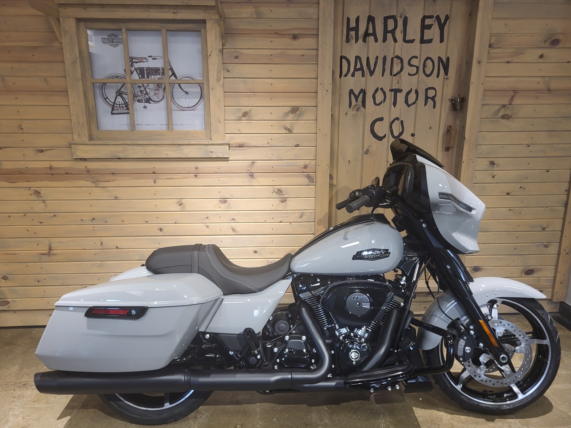 2025 Harley-Davidson Street Glide® 9