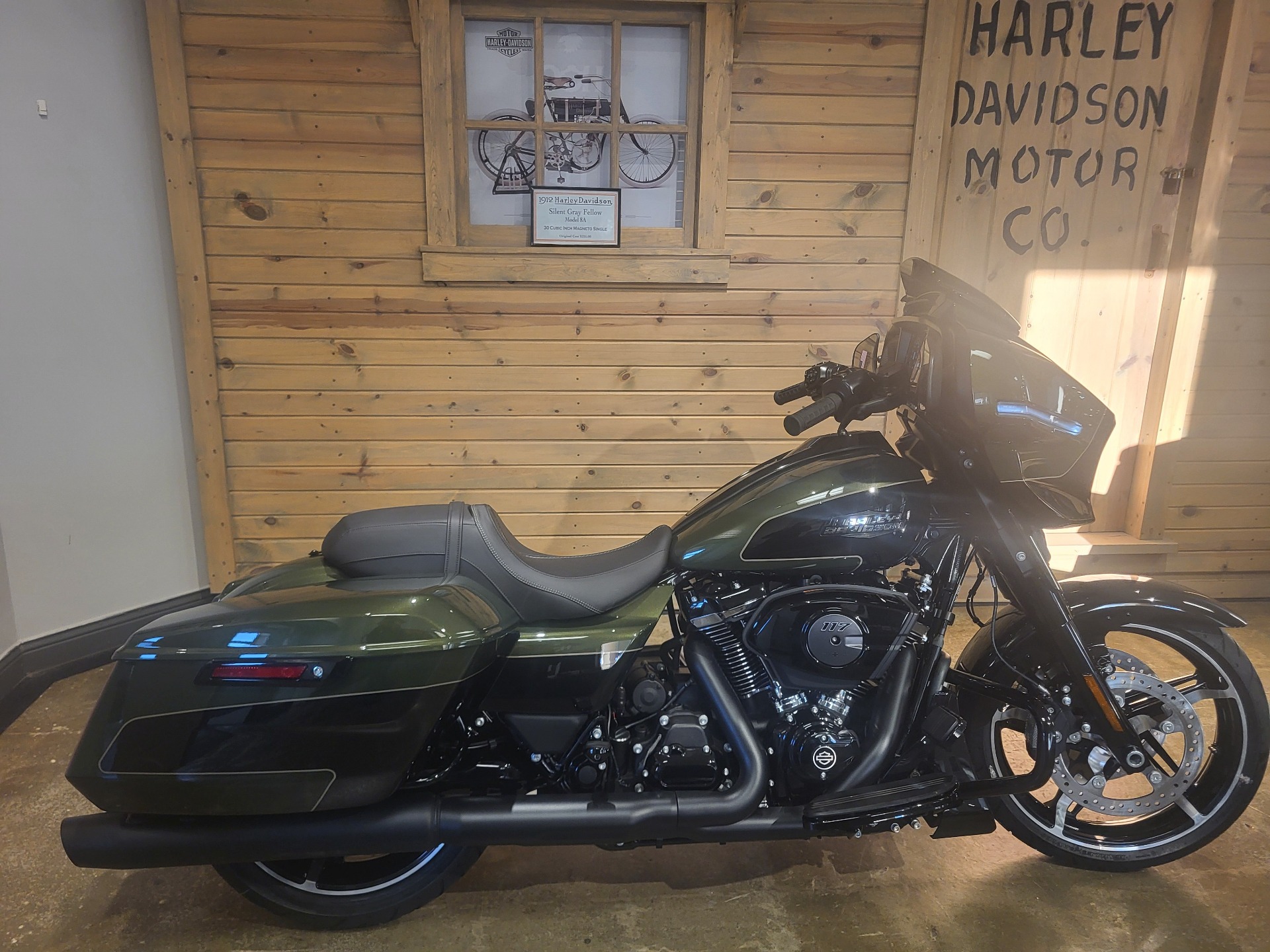 2026 Harley-Davidson Street Glide® 10