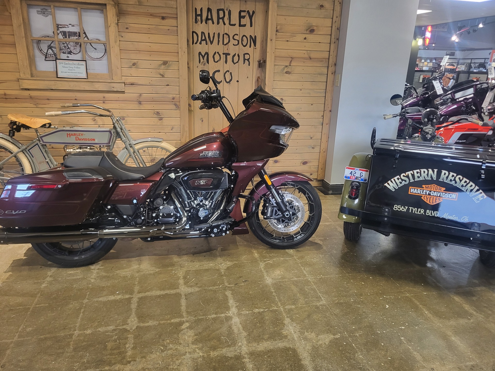 2024 Harley-Davidson CVO Road Glide® 1