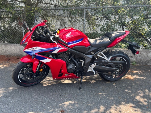 2026 Honda CBR650R E-Clutch 1