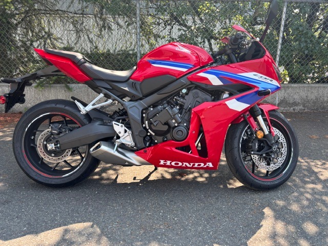 2026 Honda CBR650R E-Clutch 4