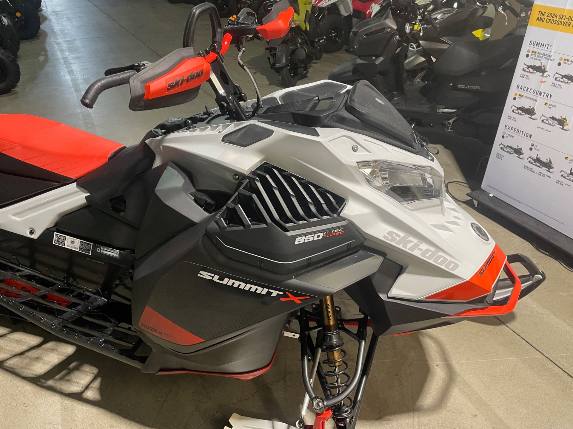 2021 Ski-Doo Summit X Expert 165 850 E-TEC Turbo SHOT PowderMax 4