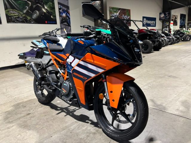 Used 2024 KTM RC 390 Ride Motorsports is located in Woodinville, WA.