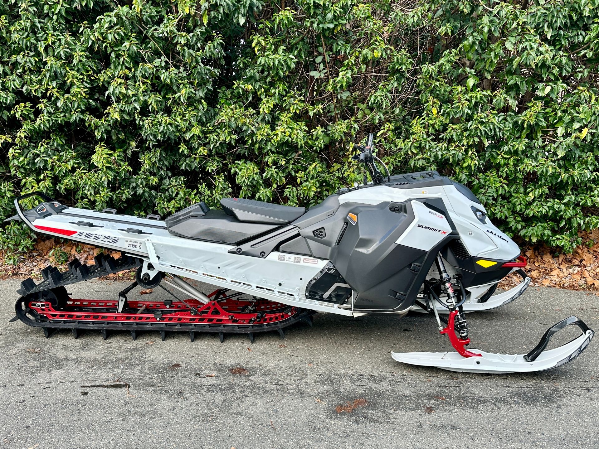 2023 Summit X 165 850 E-TEC Turbo R SHOT PowderMax X-Li