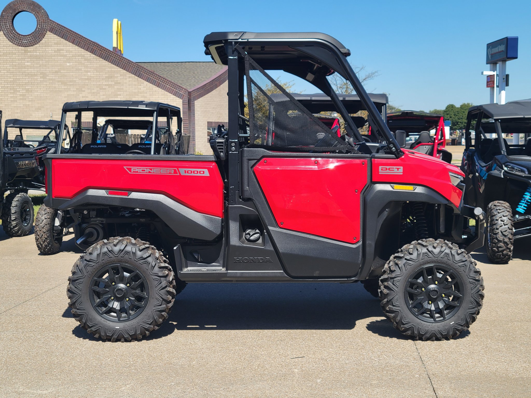 2026 Honda Pioneer 1000 Deluxe 3