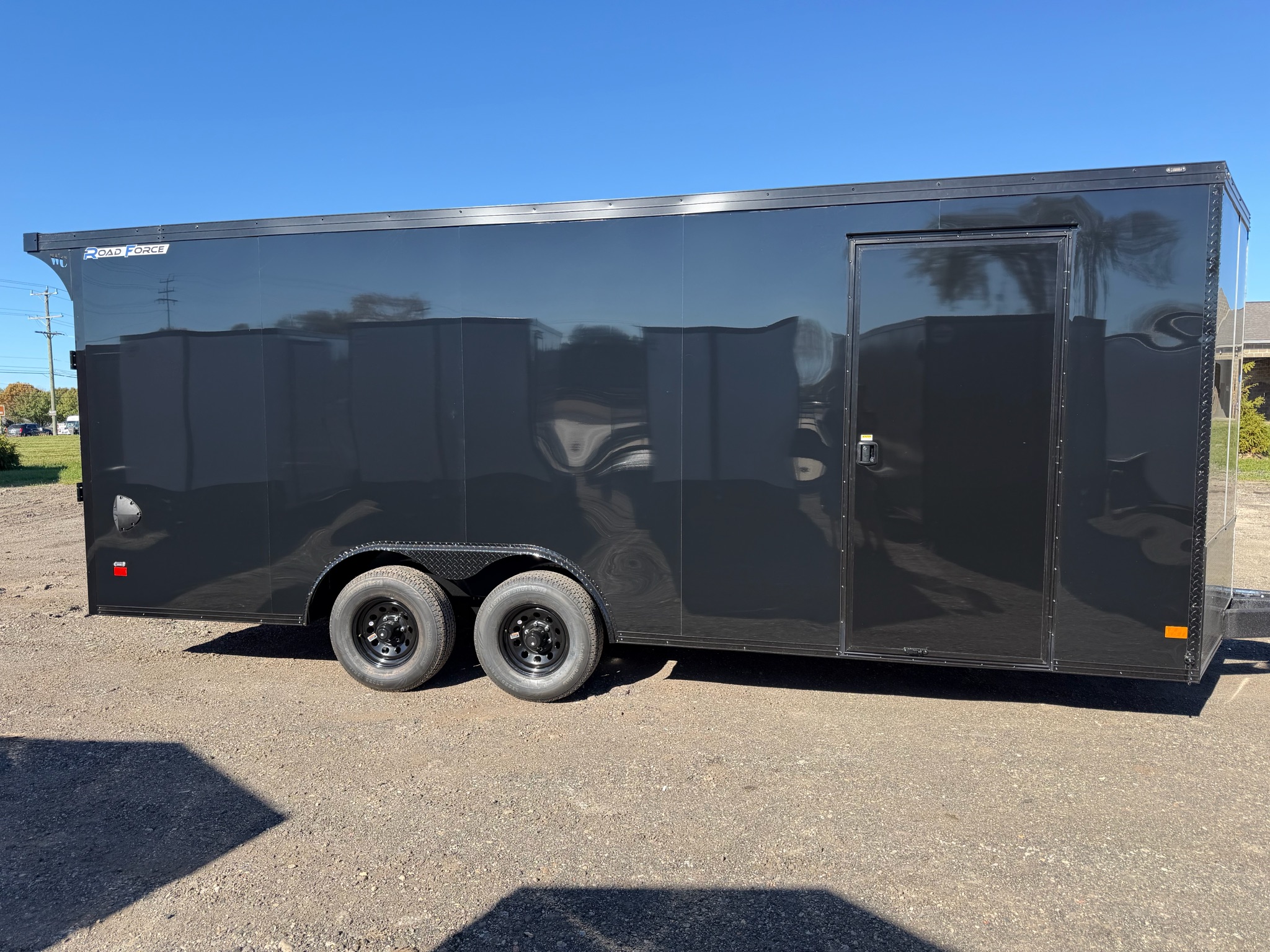 2027 Wells Cargo RFV8520T3 photo 2