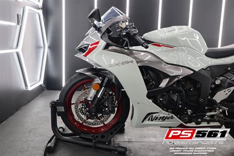 Used 2025 Kawasaki Ninja ZX-6R Pearl Robotic White
