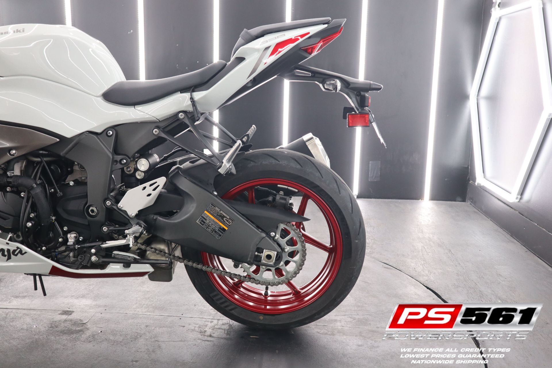 Used 2025 Kawasaki Ninja ZX-6R Pearl Robotic White