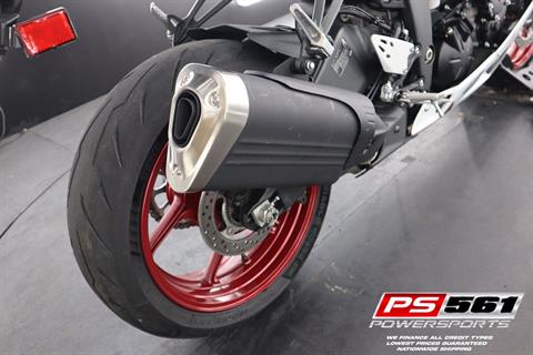Used 2025 Kawasaki Ninja ZX-6R Pearl Robotic White
