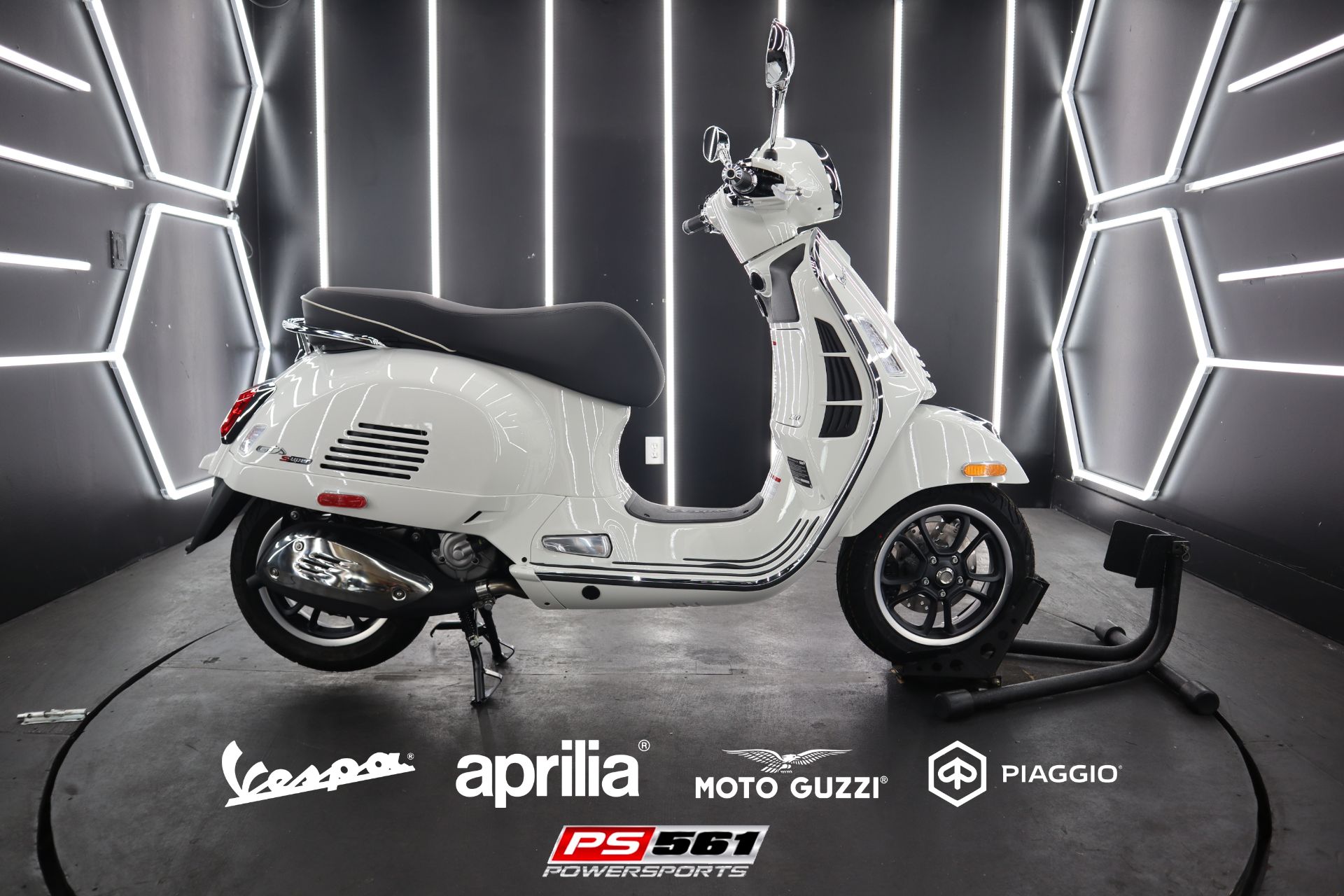 Vespa Gts Bianco Vespa Piaggio 2023 Vespa GTS 300 Buyer's Guide