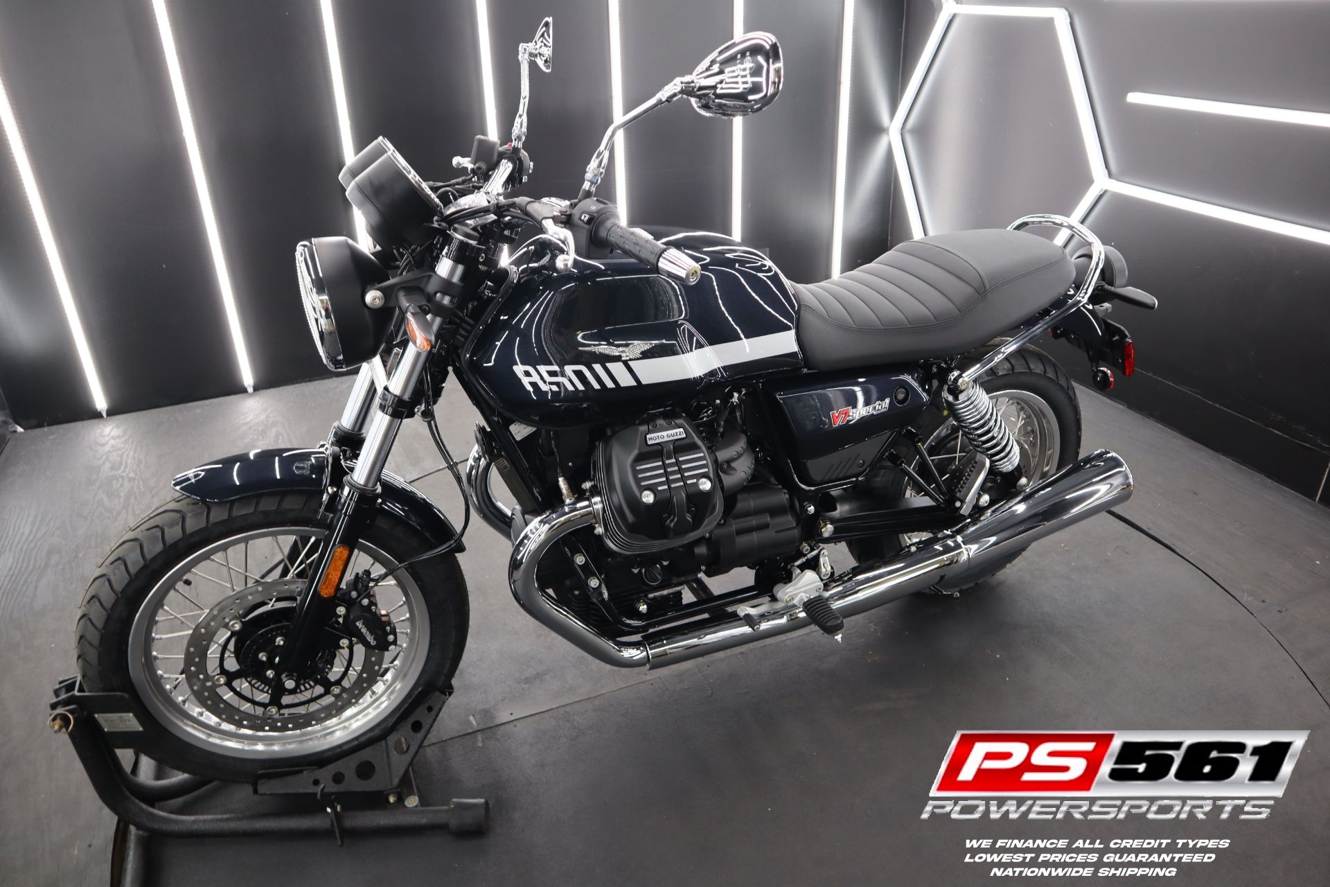 New 2023 Moto Guzzi V7 Special Silver Stripe Monochrome
