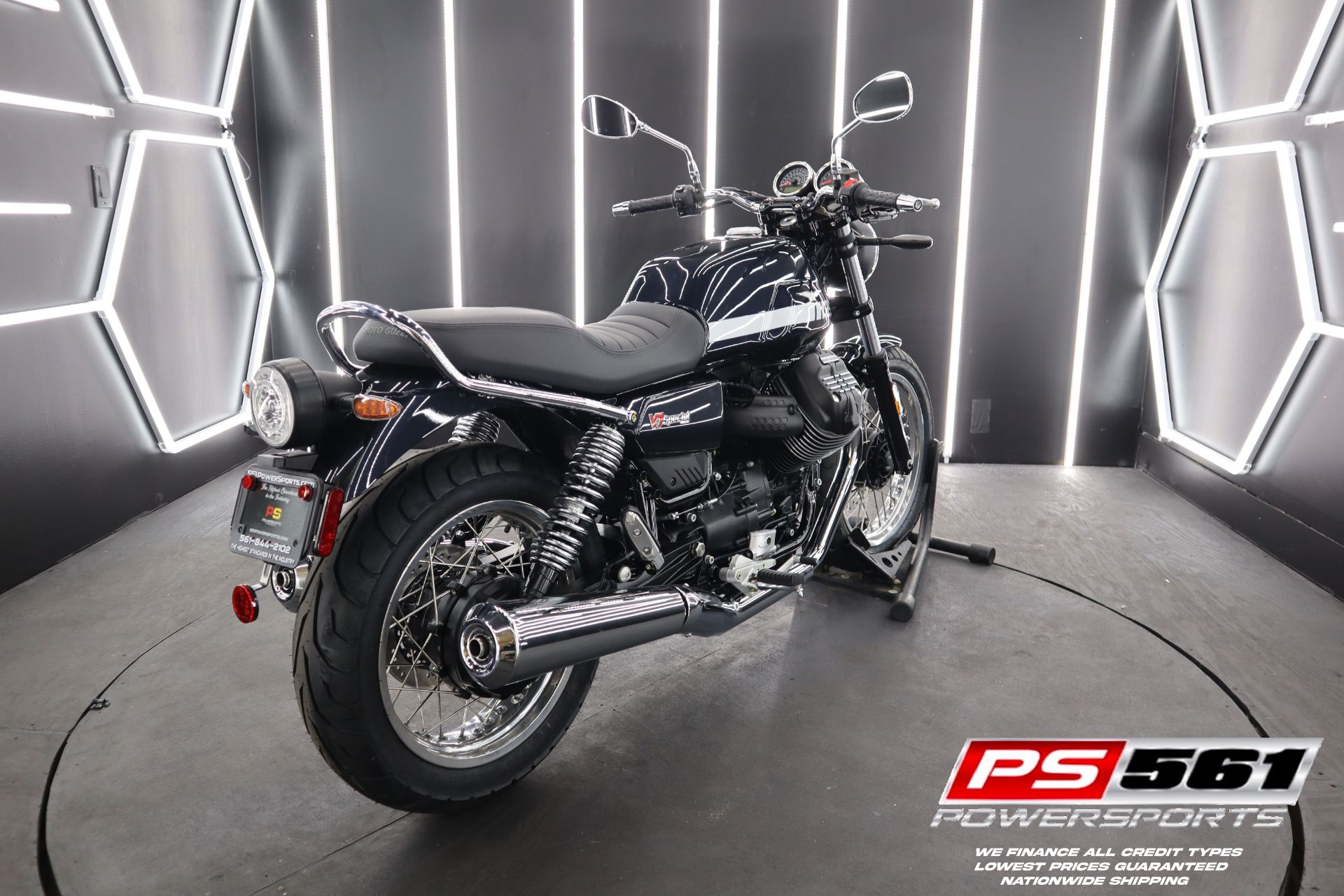 New 2023 Moto Guzzi V7 Special Silver Stripe Monochrome