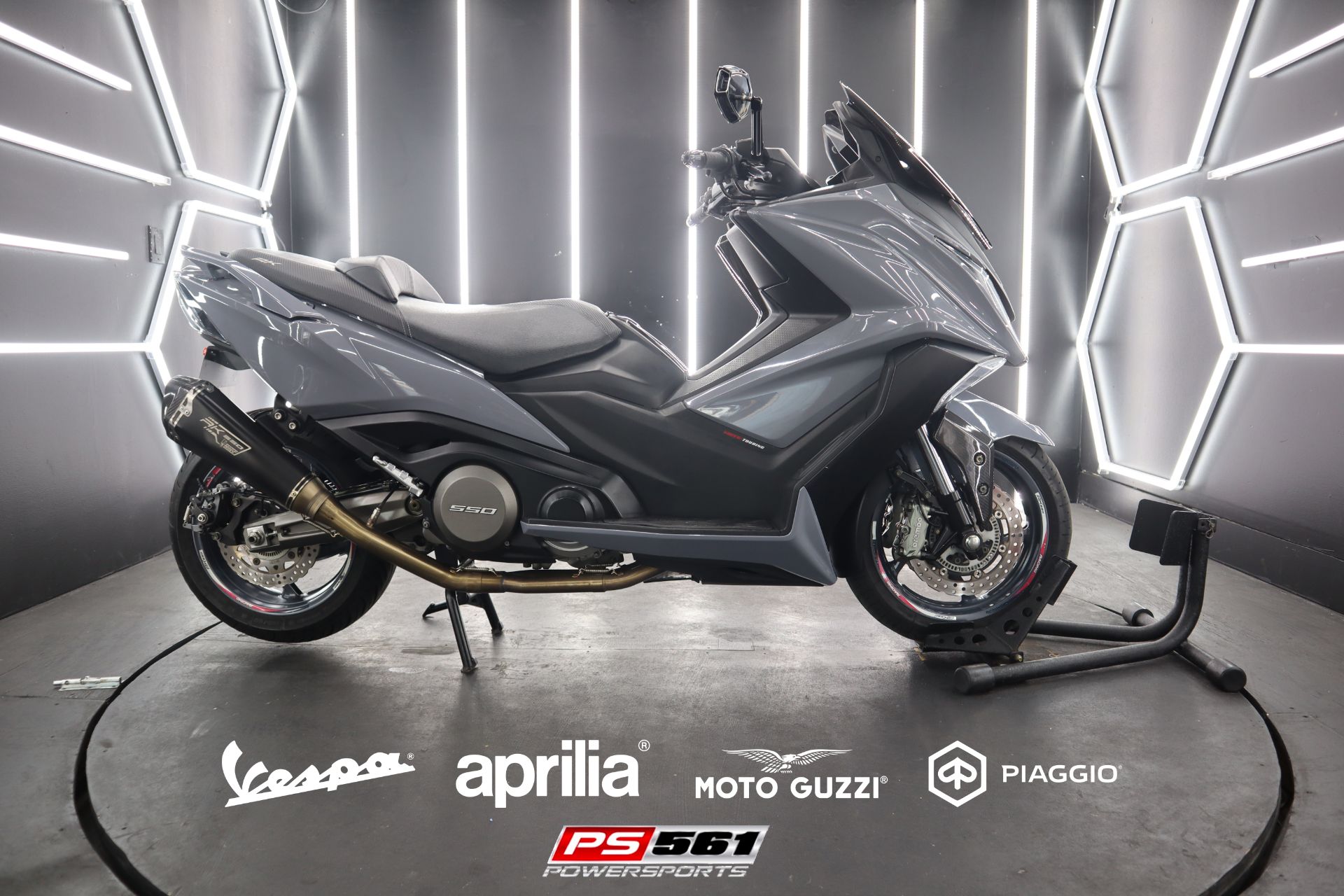 Kymco Ak 550 Sport Edition Scooter Piaggio Kymco Used 2021 Kymco