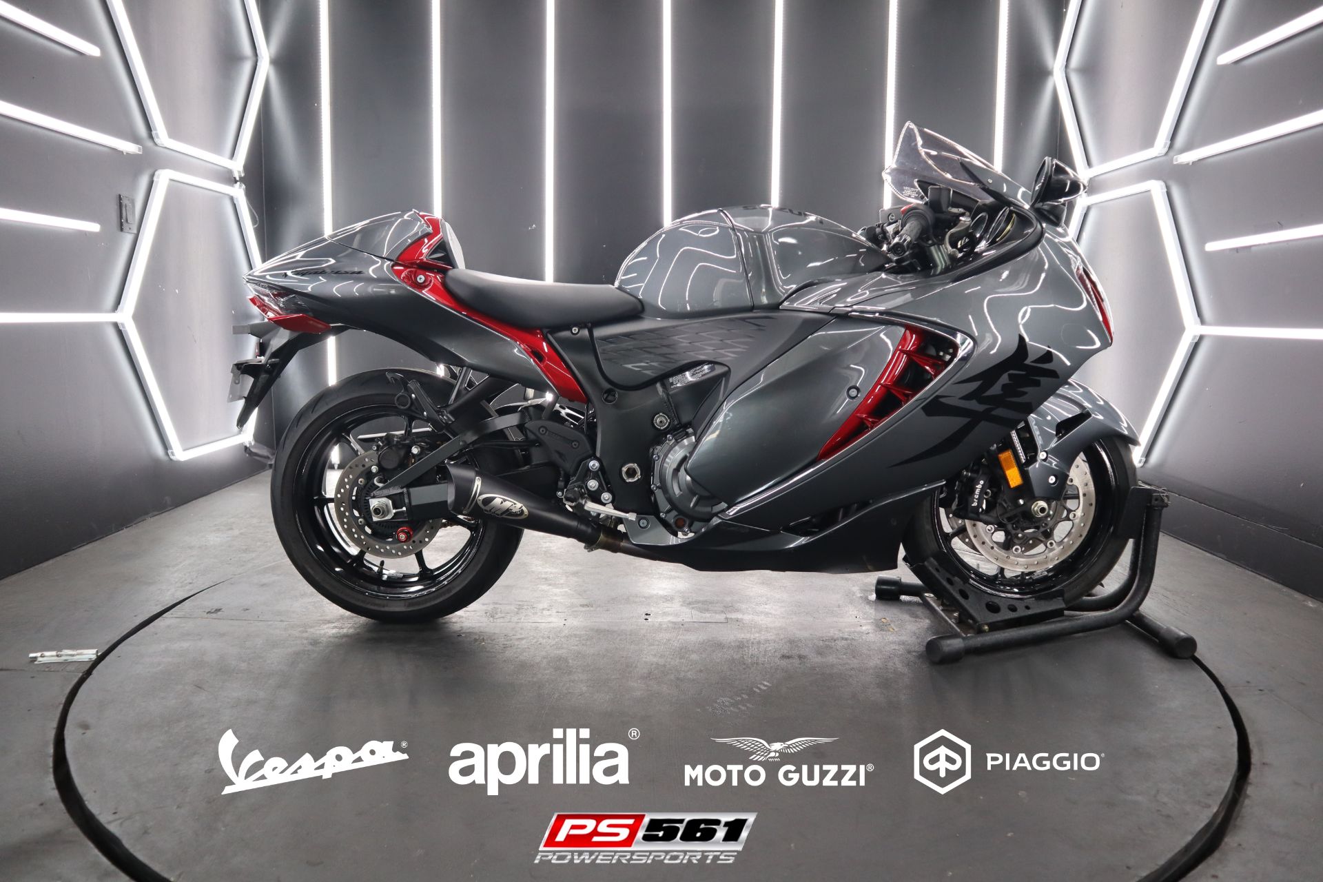 Used 2023 Suzuki Hayabusa Metallic Thunder Gray / Candy