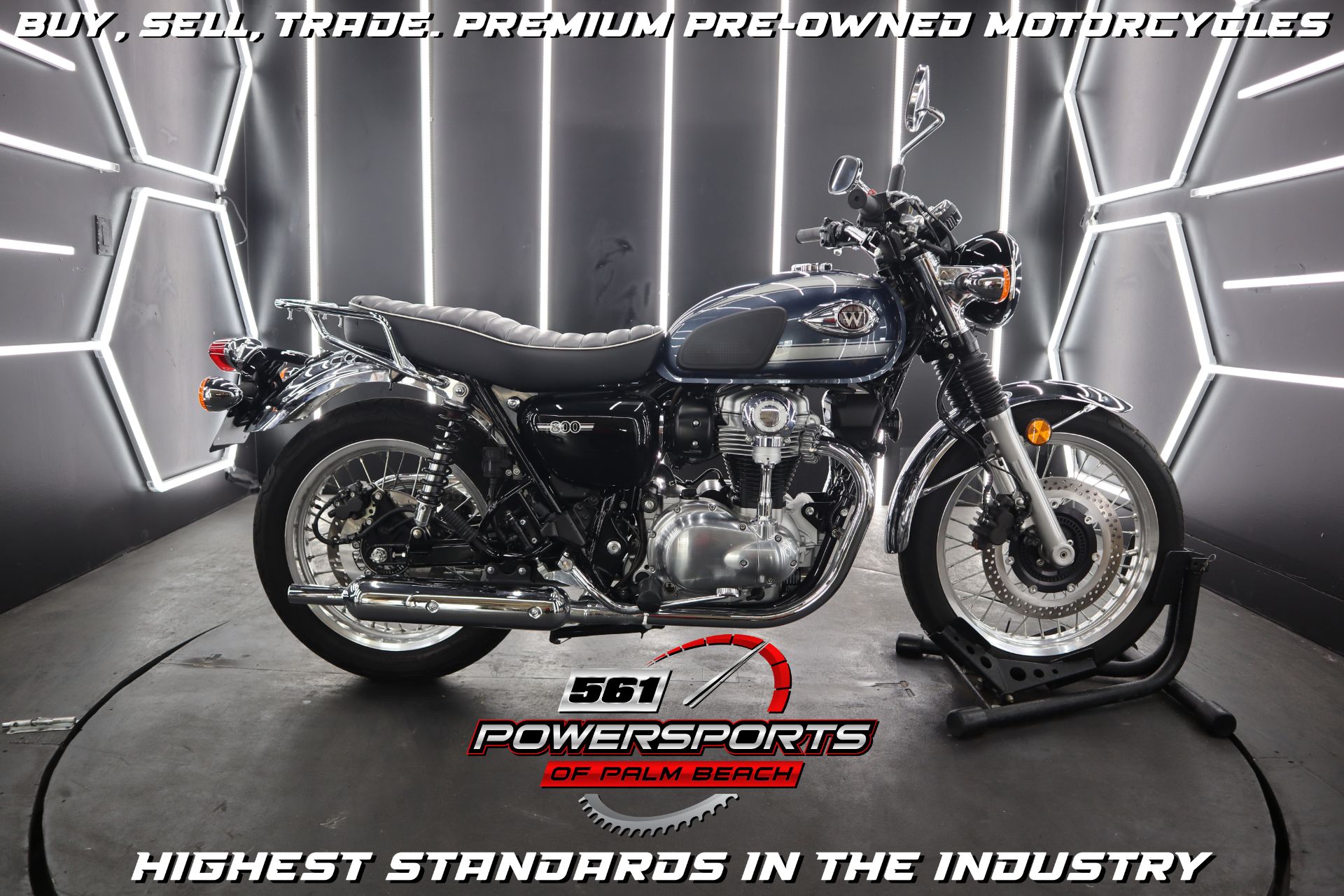 Used 2024 Kawasaki W800 ABS Metallic Slate Blue / Metallic Diablo
