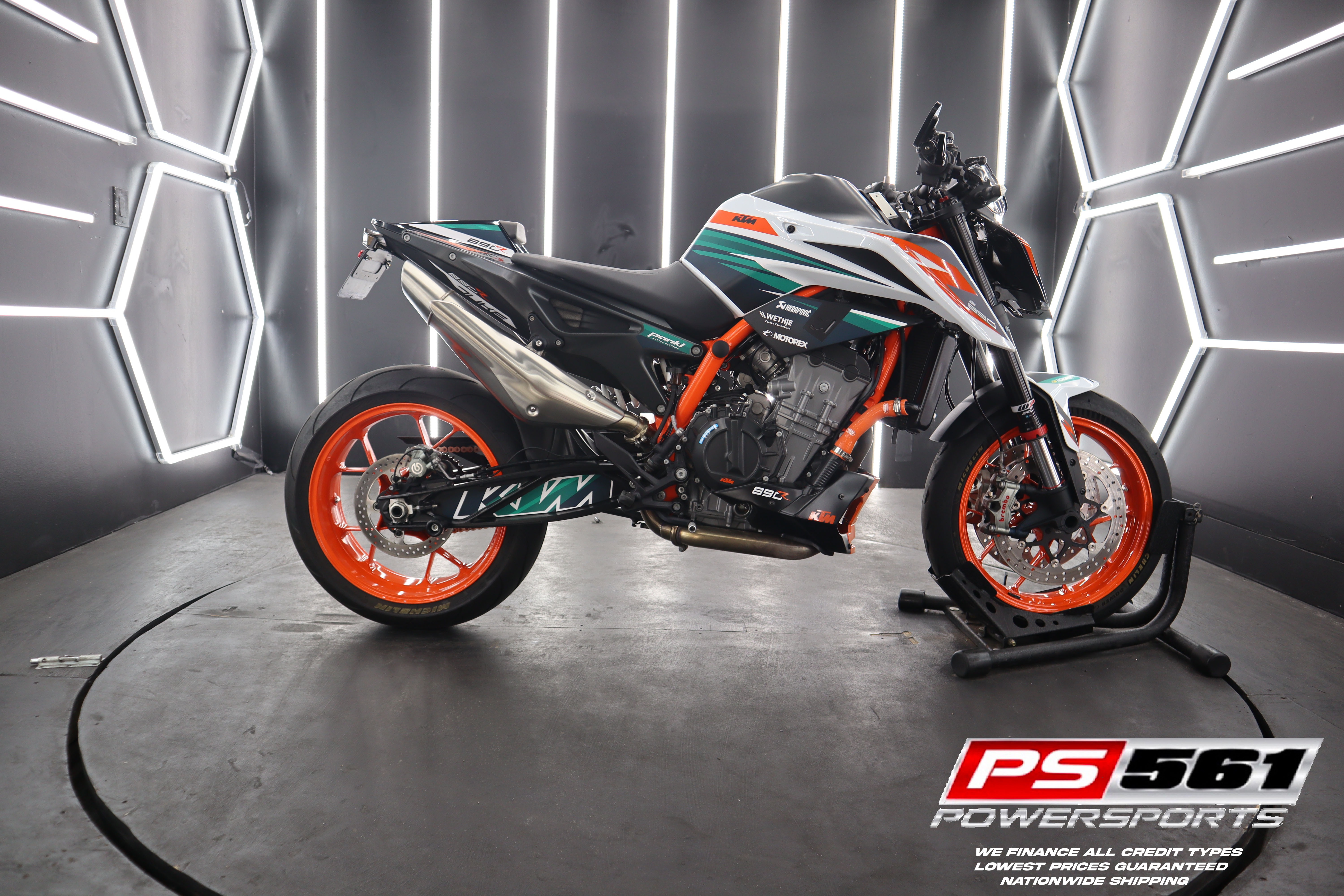 2020 KTM 890 Duke R