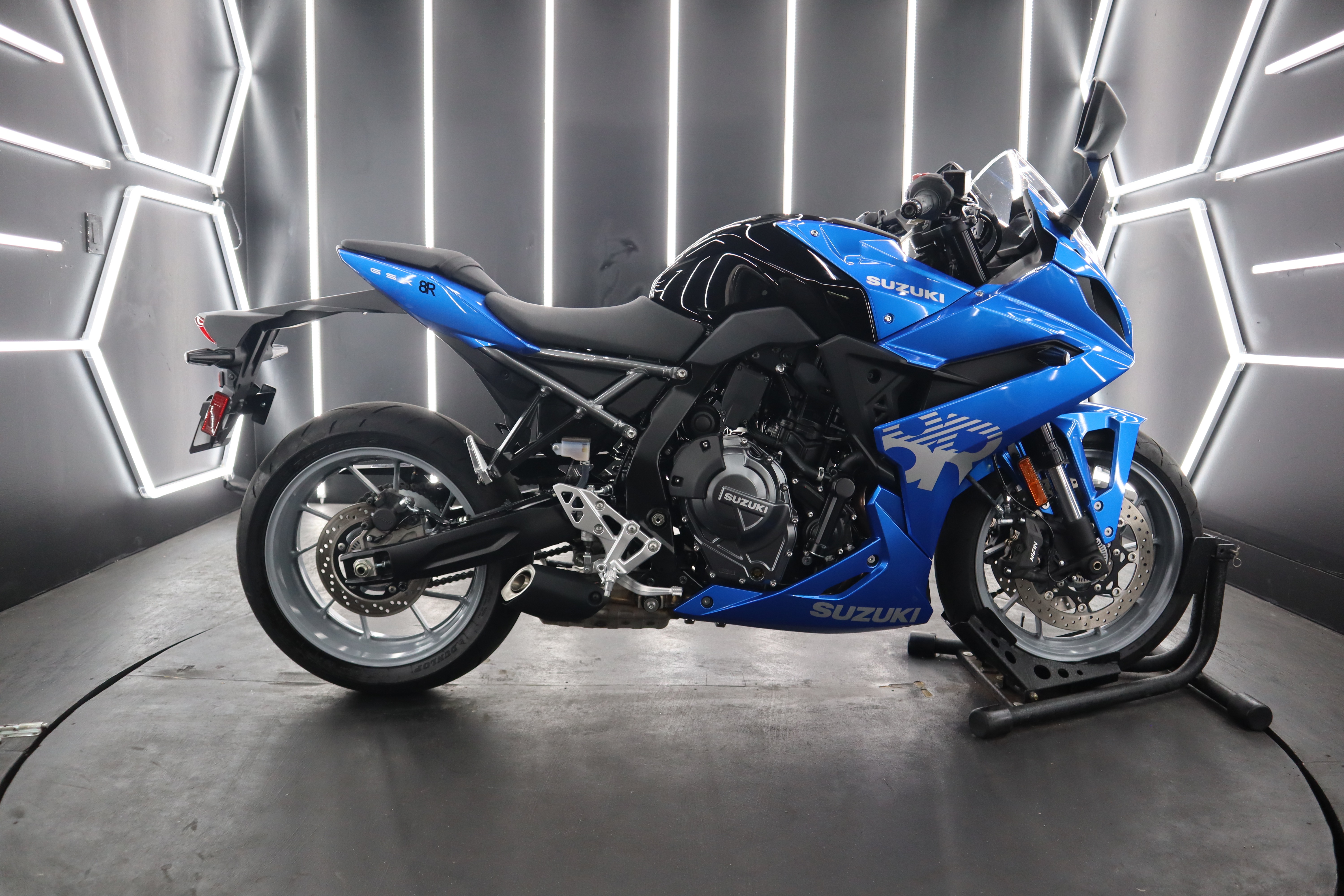 2025 Suzuki GSX-8R