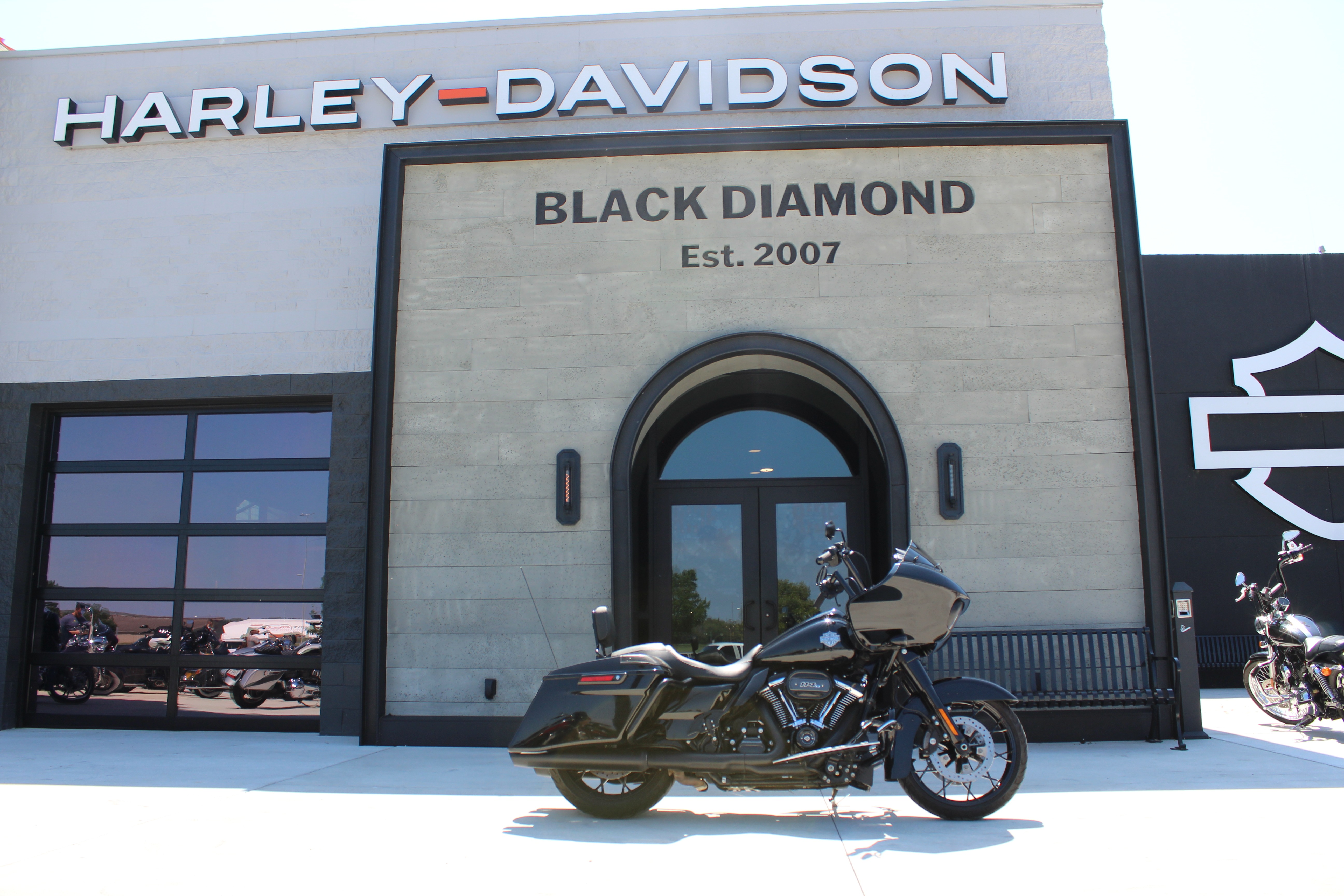 2023 Harley-Davidson Road Glide® Special 1