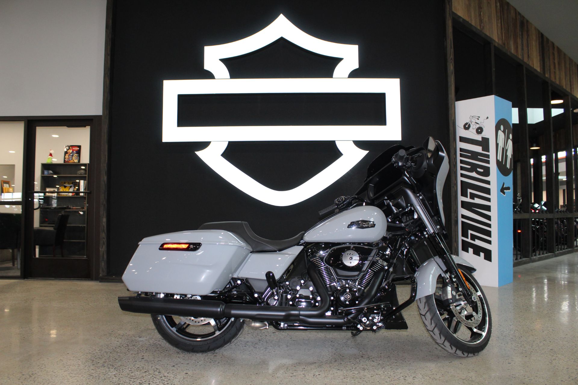 2025 Harley-Davidson Street Glide® 1