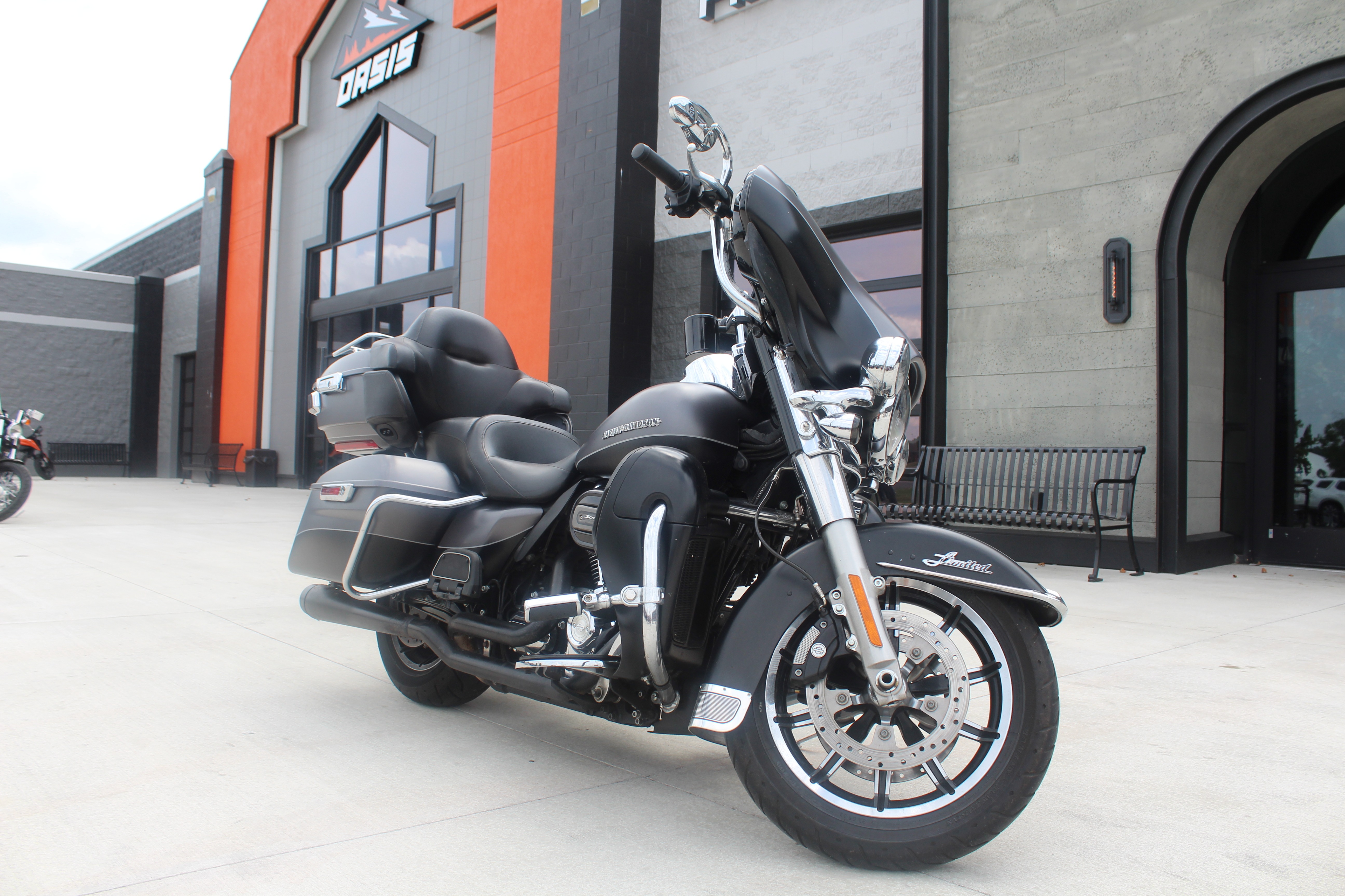 2017 Harley-Davidson Ultra Limited 3