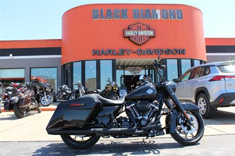 New 2025 Harley-Davidson Road King® Special Vivid Black