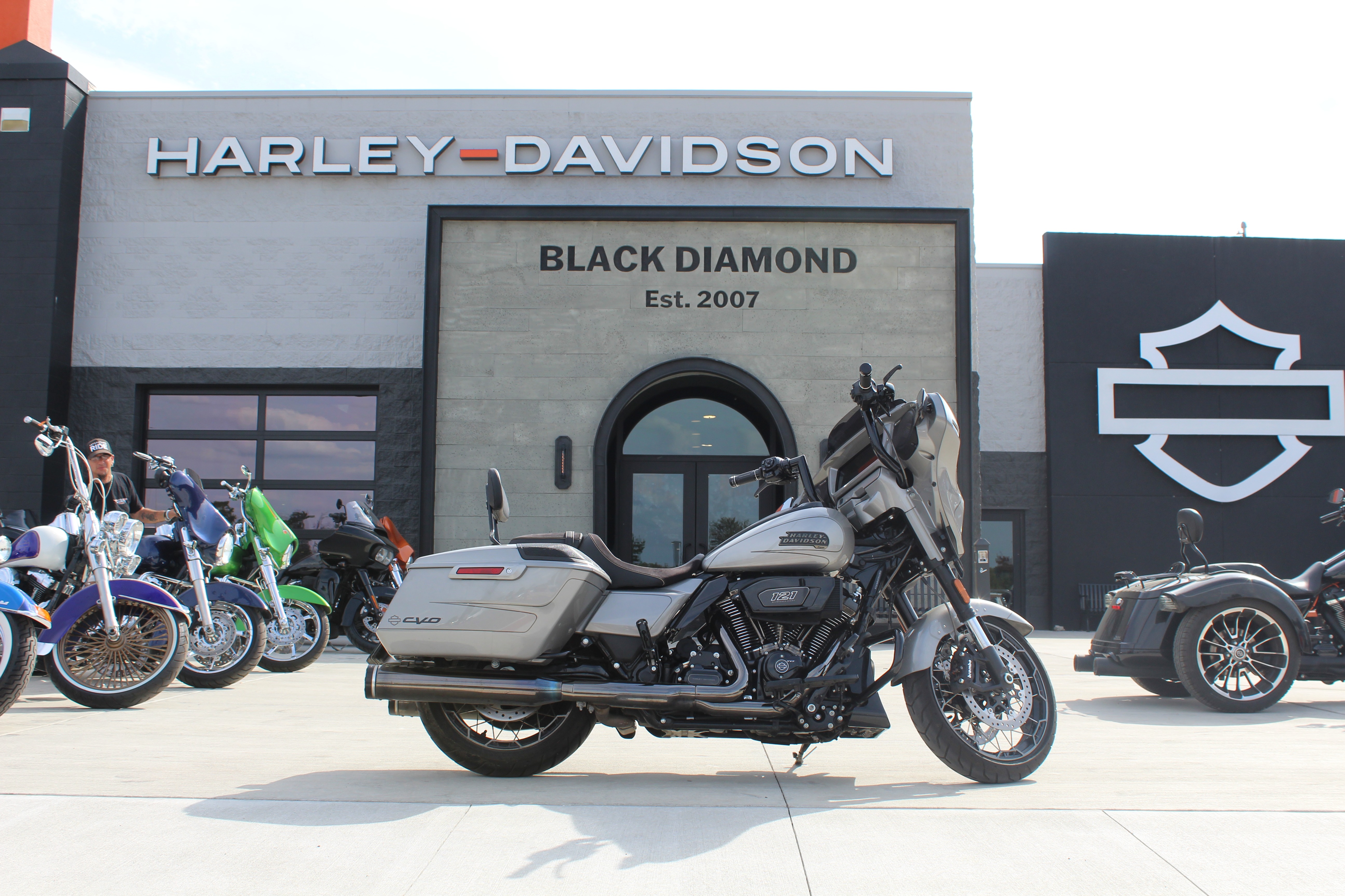 2023 CVO Street Glide®