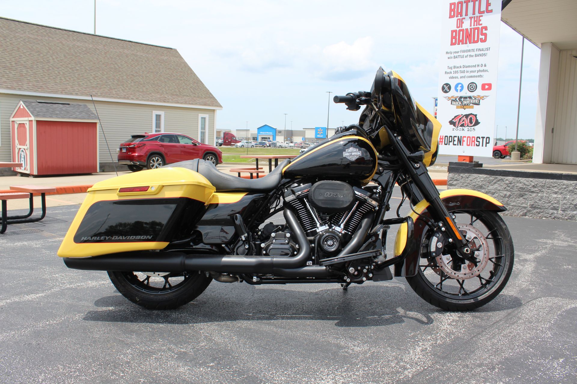人気大割引 2023 New Harley-Davidson Industrial Special Glide® Street ブラックフライ