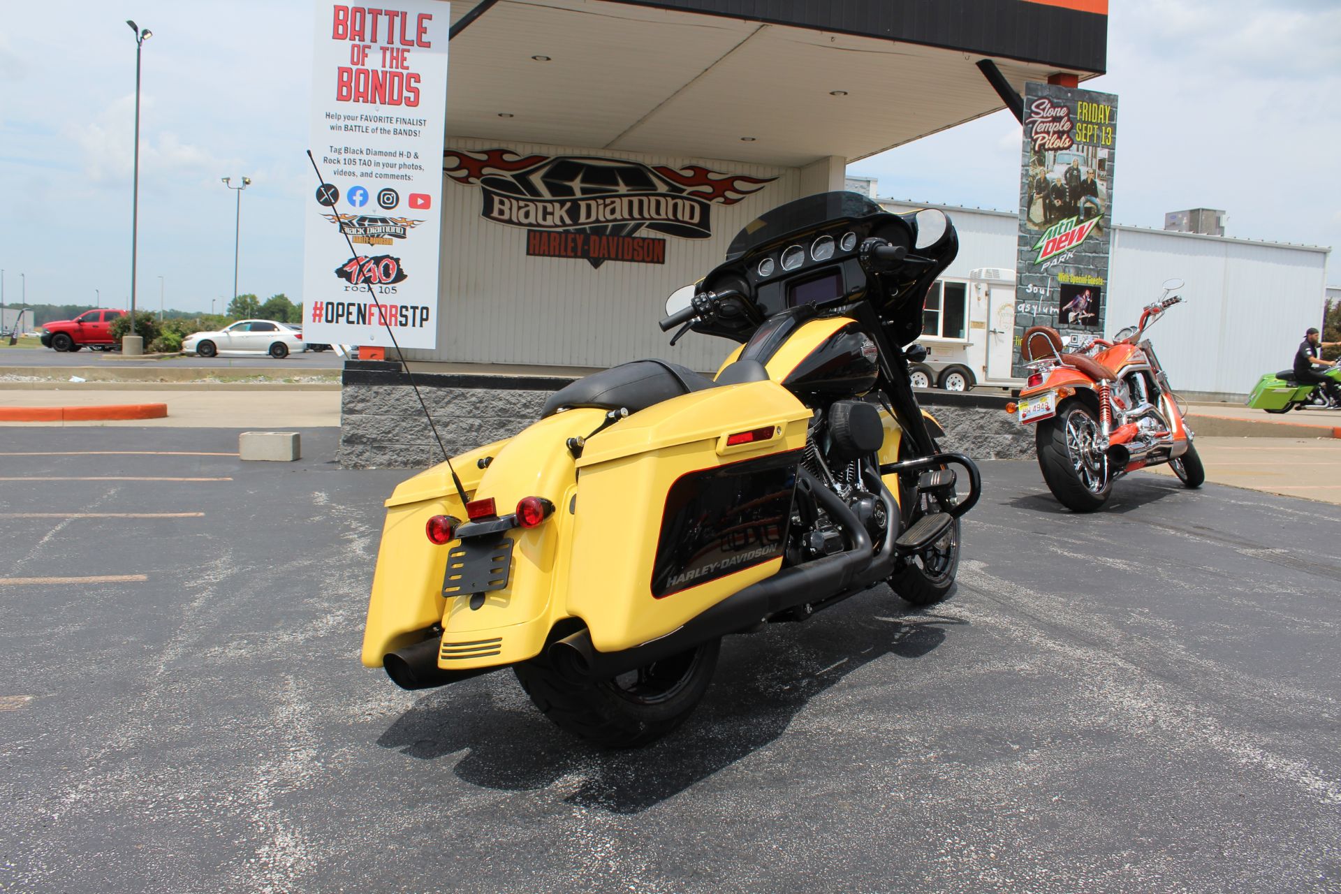 New 2023 Harley-Davidson Street Glide® Special Industrial