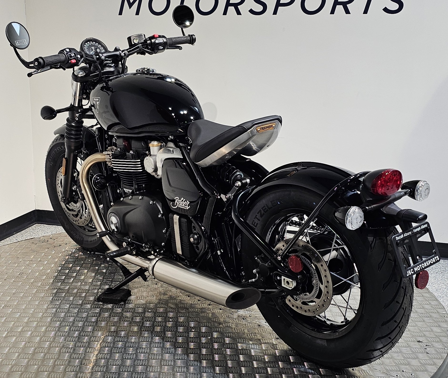 2027 Triumph Bonneville Bobber 6