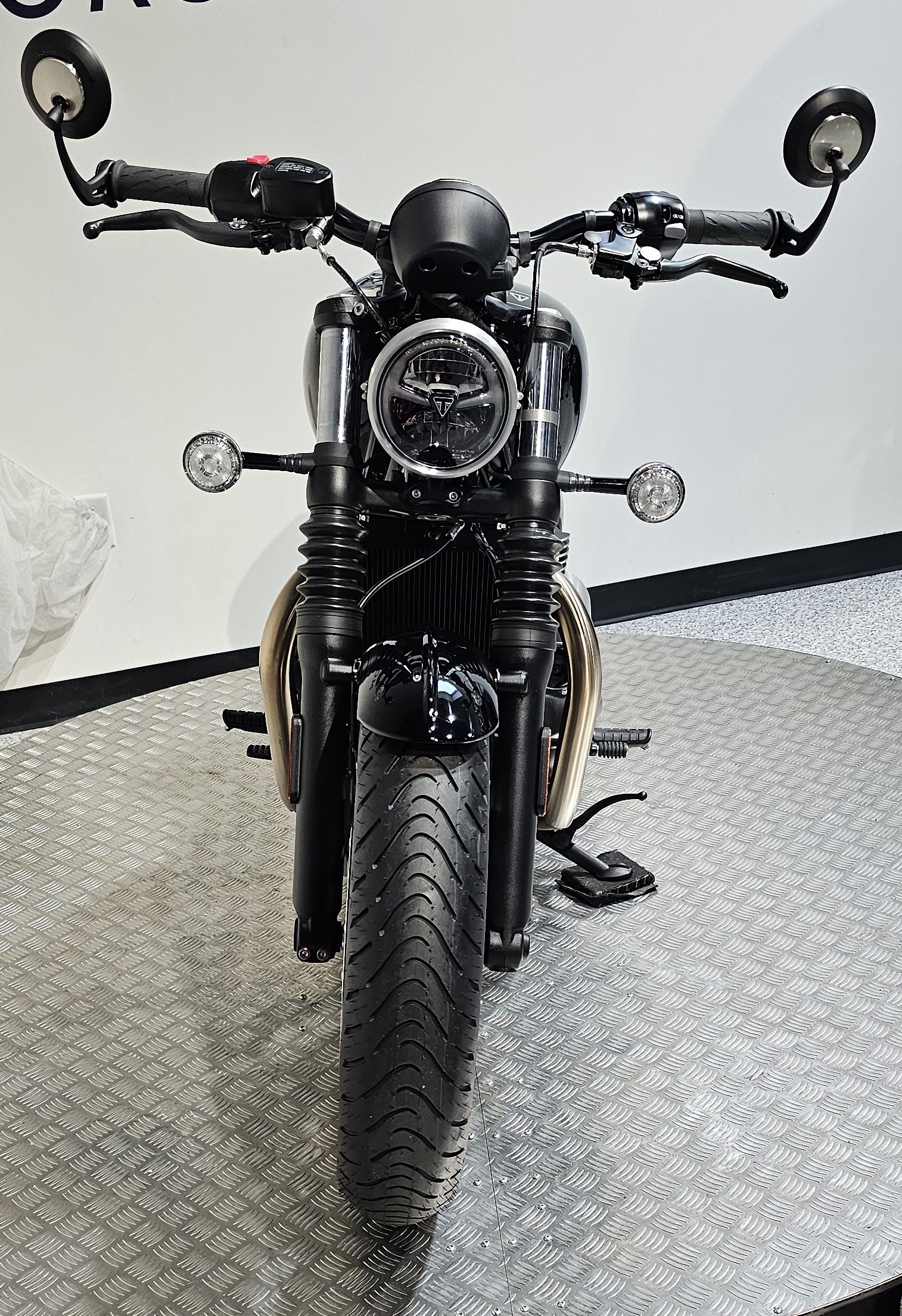 2027 Triumph Bonneville Bobber 3