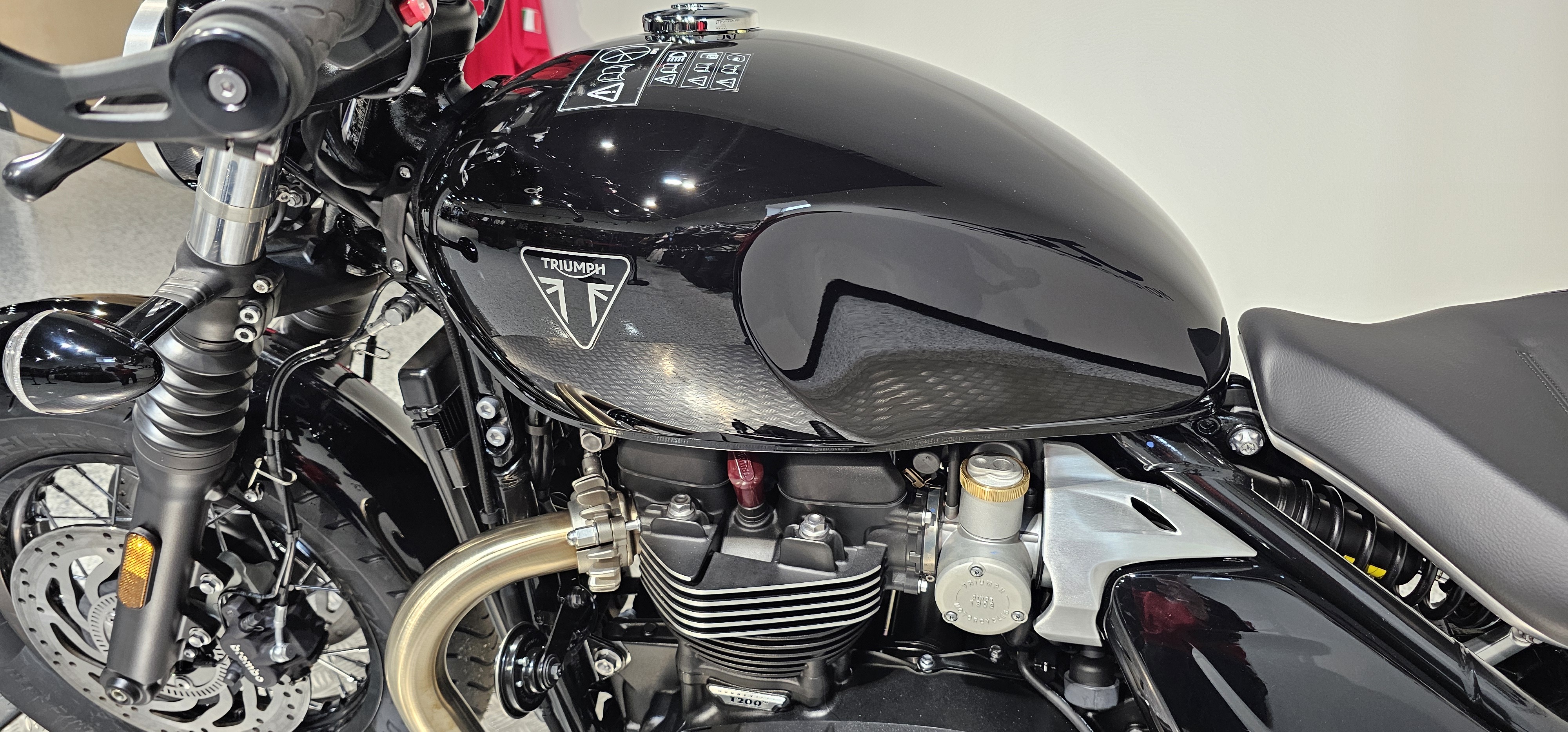 2027 Triumph Bonneville Bobber 9