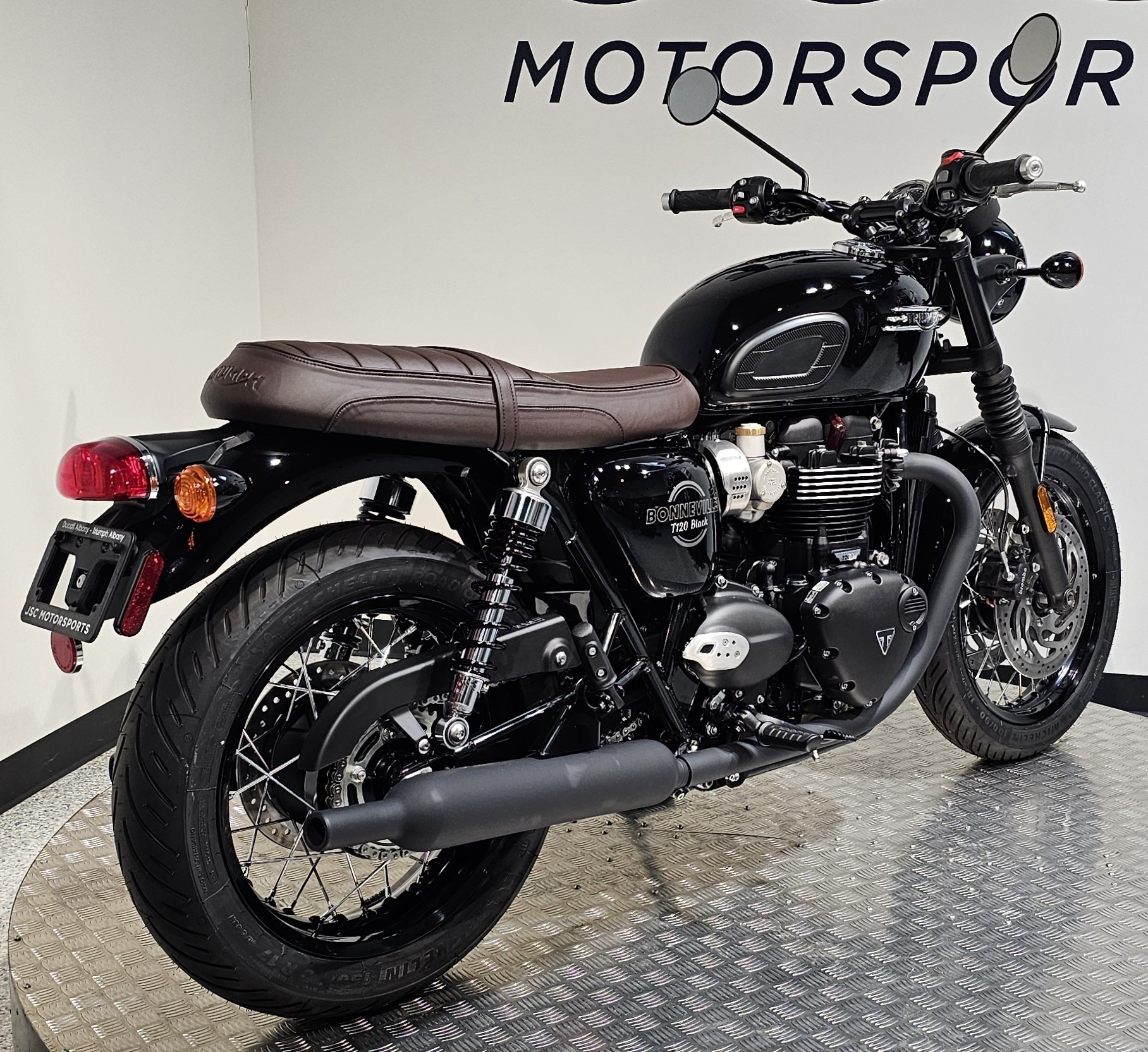 2027 Triumph Bonneville T120 Black 8