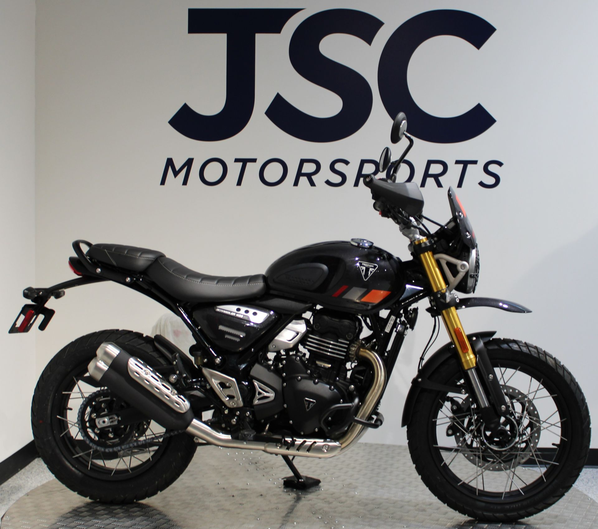 2026 Triumph Scrambler 400 XC