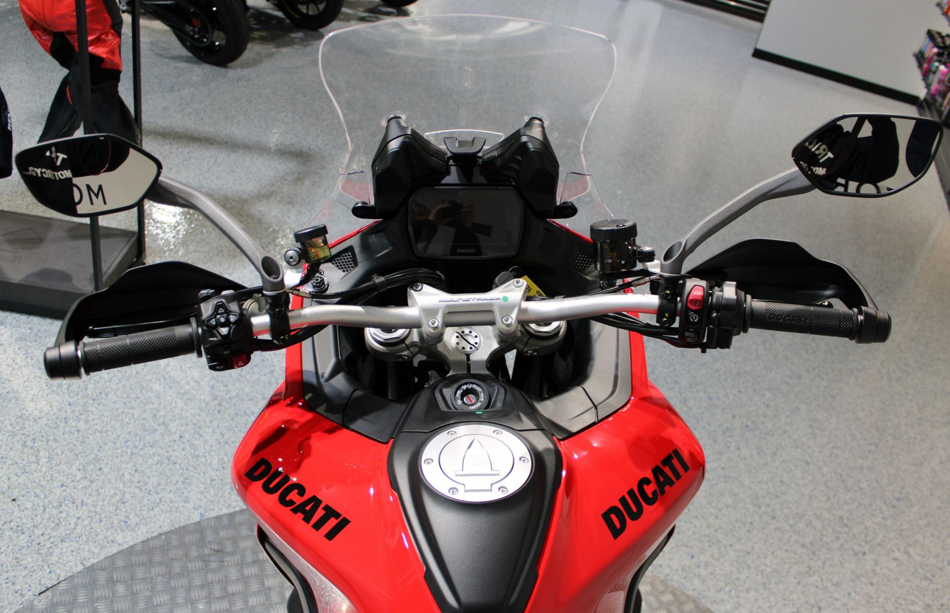 2025 Ducati Multistrada V2 8