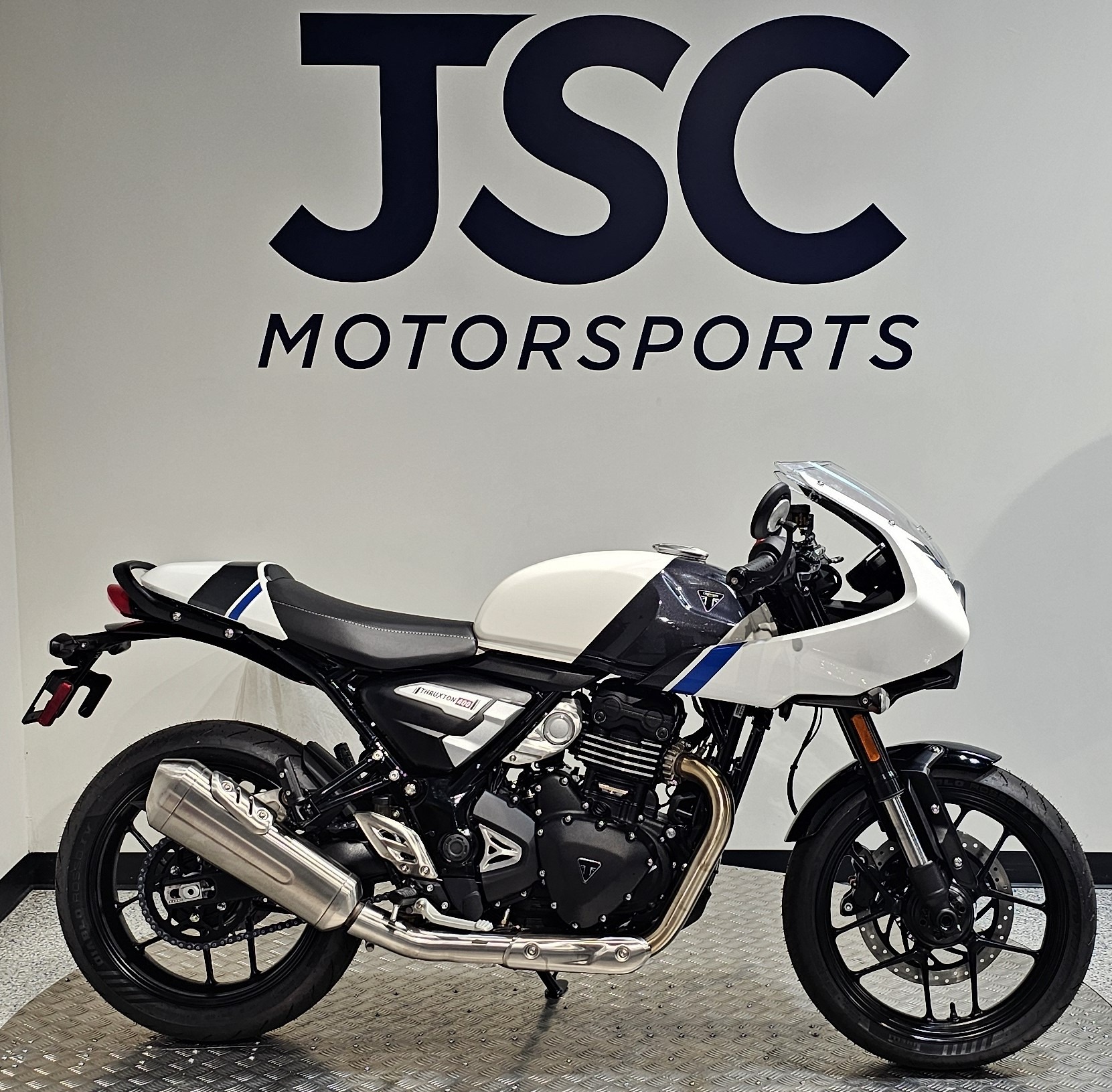 2026 Triumph Thruxton 400