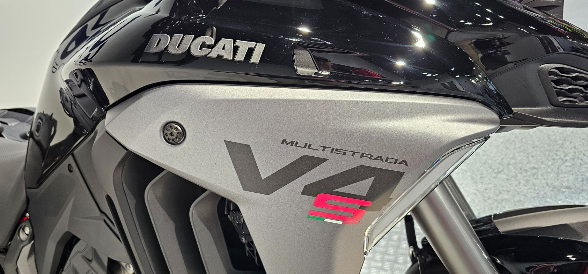 2026 Ducati Multistrada V4 S Travel & Radar 9
